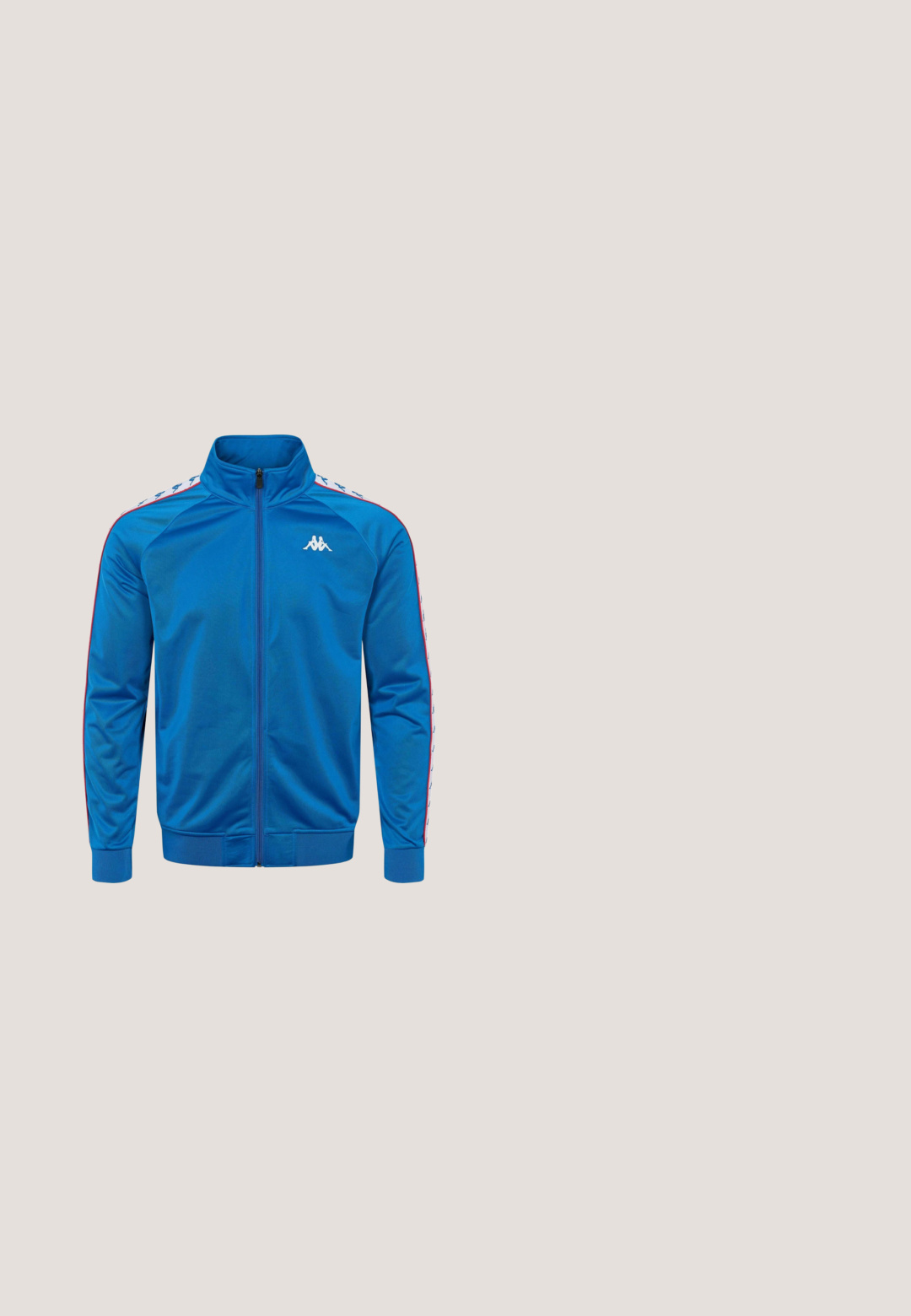 Veste de sport zippée bleue en tissu lisse. Présente un col montant, des poignets côtelés et des rayures latérales avec un logo sur la poitrine.; Débardeur en maille bleu avec un col rond, présentant un grand motif graphique blanc. Le matériau est léger et respirant. Étiquette de marque noire incluse.; Short de sport bleu marine avec ceinture élastique et logo Nike blanc sur la jambe gauche.; Chaussure de course Nike bleue et jaune en plein air au-dessus d'une route en asphalte avec des lignes blanches, soulevant de petites particules.; Lunettes de soleil à monture noire avec verres miroir bleus et accents jaunes sur les branches et les plaquettes de nez, inclinées pour montrer les détails de face et de côté.; The North Face BASE CAMP TRAVEL - Trousse de toilette - blue