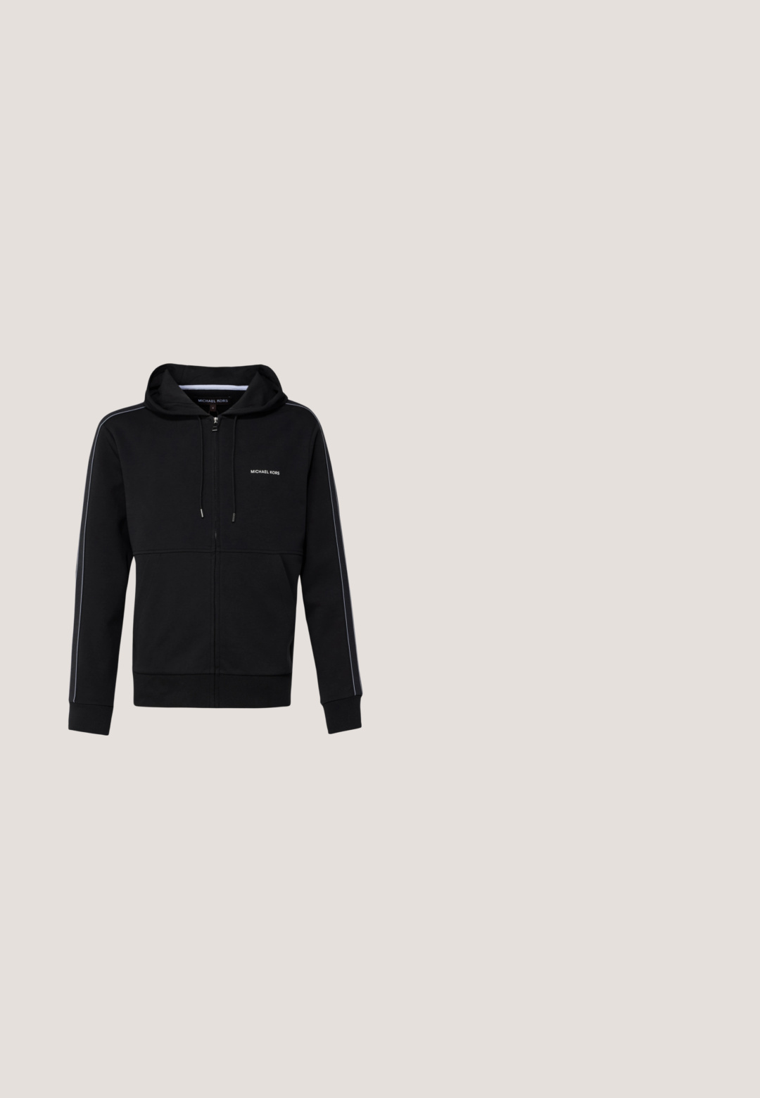 Sort zip-up hættetrøje lavet af bomuldsblanding, med snøre i hætten, hvidt logo på brystet og kontrasterende side-striber.; Hvid kortærmet t-shirt med rund hals og lille rød "MICHAEL KORS" tekst centreret på brystet.; Sorte sweatpants lavet af blødt materiale, med en tapered ben-design og to sidelommer med cargo-stil samt et subtilt logo på den ene lomme.; Hvid og grå Calvin Klein sneaker med snøreføring foran, polstret sål og stropper på tunge og hæl.; Sorte aviator solbriller med mørke linser, tynd metalramme og slanke plastikstænger med logo detaljer.; Sort crossbody taske lavet af tekstureret materiale. Har en lynlåslukning, en frontlomme med lynlås og en metallogo akcent. Inkluderer justerbar rem.
