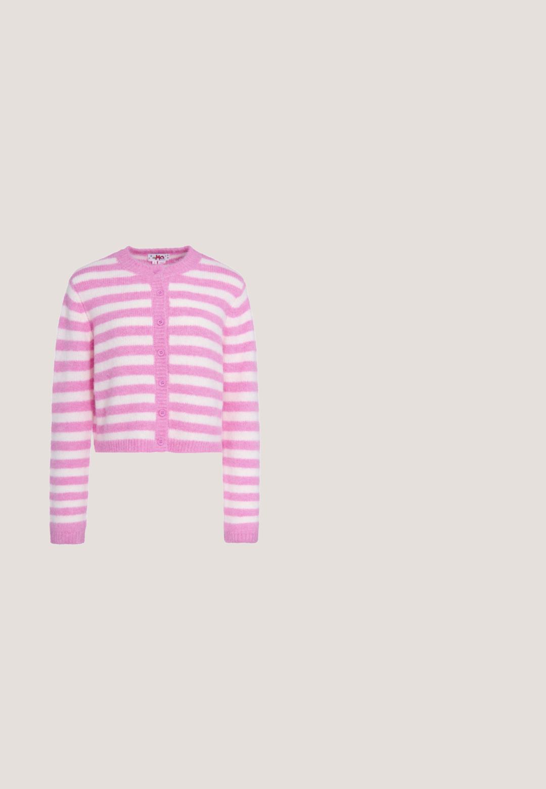 Blød pink og hvid vandretstribet cardigan med lange ærmer og pink knapper ned foran.; Blå og hvid ternet bluse med lange ærmer, smocket overdel, rynkede manchetter, peplumkant og en beige ternet bindekrave.; Pink plisseret mini nederdel med bred dobbeltlagret linning, sølvspænde og flere nitter til fastgørelse og dekoration.; Røde lakerede Mary Jane-sko med firkantet tå, to justerbare spænder, lille sort blokhæls og glat tekstur.; Blød lyserød og grøn batik stofhåndtaske med en knyttet hank og lille matchende lyserød læder lynlåspung ved siden af.; Lyserød, blank hårtilbehør formet som en stor sløjfe, med en glat overflade og et tyndt bånd til at sikre den på plads.