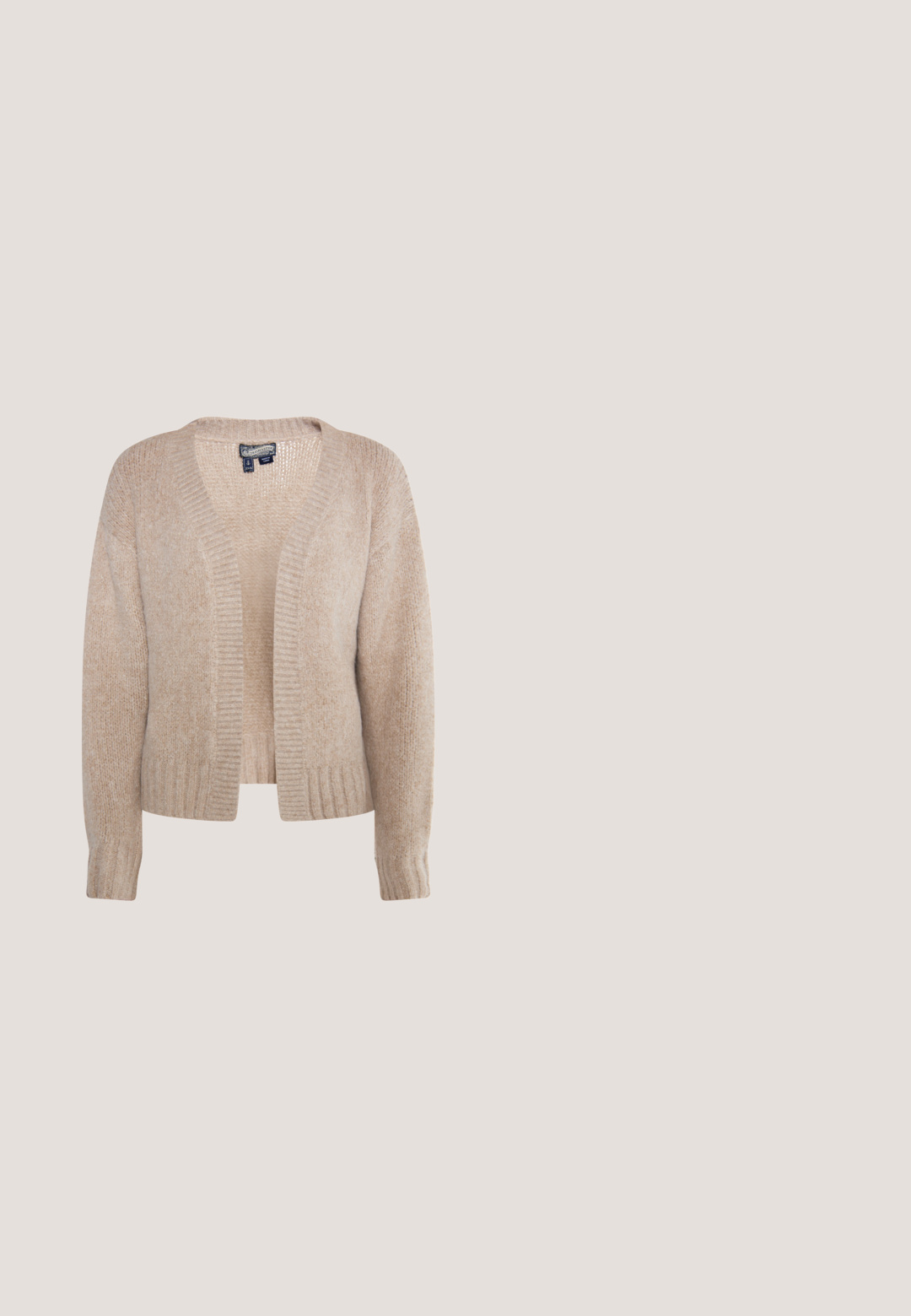 Cárdigan de punto beige con frente abierto, puños y dobladillo acanalados. La textura es suave y ligeramente peluda, resaltando una apariencia acogedora.; Vestido floral de color azul claro con mangas cortas acampanadas, escote en V y detalles de volantes en las costuras y el dobladillo. De longitud media con una falda fluida.; Sandalia beige de punta abierta con tacón ancho, finas tiras cruzadas sobre los dedos y correa en el tobillo con hebilla pequeña.; Bolsa tote de paja trenzada beige con asas de cuero crema, ribetes y laterales con cordón sobre un fondo gris claro.; Collar bañada en oro con un colgante en forma de hoja. El colgante presenta un veteado y textura detallados, suspendido de una cadena delgada.; ONLY ONLHANNA BRAIDED BELT - Cinturón trenzado - chocolate martini