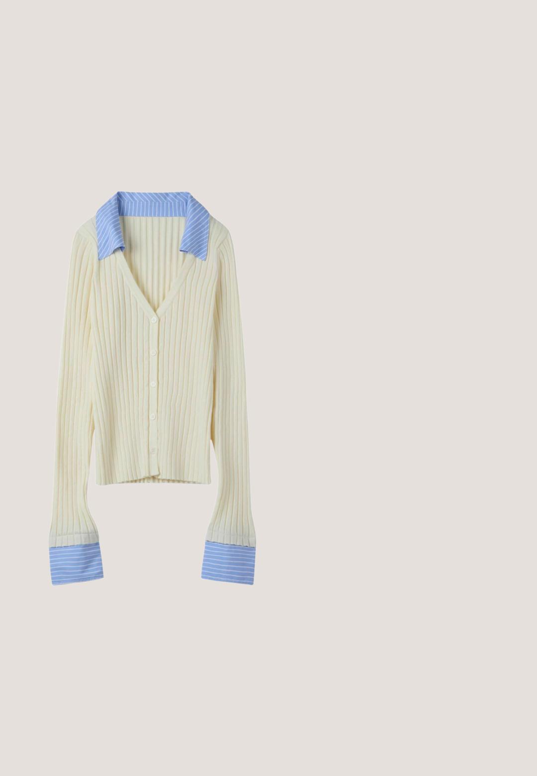 Crèmekleurige geribde cardigan met knopen, blauwe en witte gestreepte kraag en manchetten, lange mouwen en V-hals ontwerp.; Mouwloos geel gebreid crop top met V-hals en geribde zoom, voorzien van een gestructureerd kabelbreipatroon over de hele top.; Mouwloze lichtgele blouse met een ronde hals, bedekte knopen aan de voorkant, een lichte peplumzoom en twee hangende stoffen strikjes aan de achterkant.; Leren denim minirok in lichtbeige, met een hoge taille, twee voorzakken en bronzen knoopaccenten. Gladde textuur en eenvoudig ontwerp.; Geel rubberen regenlaars met een gladde oppervlakte, verstelbare gesp, en een gestructureerde zool voor grip. Hoge ontwerp, ronde neus en naadloze body.; faina EMBELL - Handtas - gelb