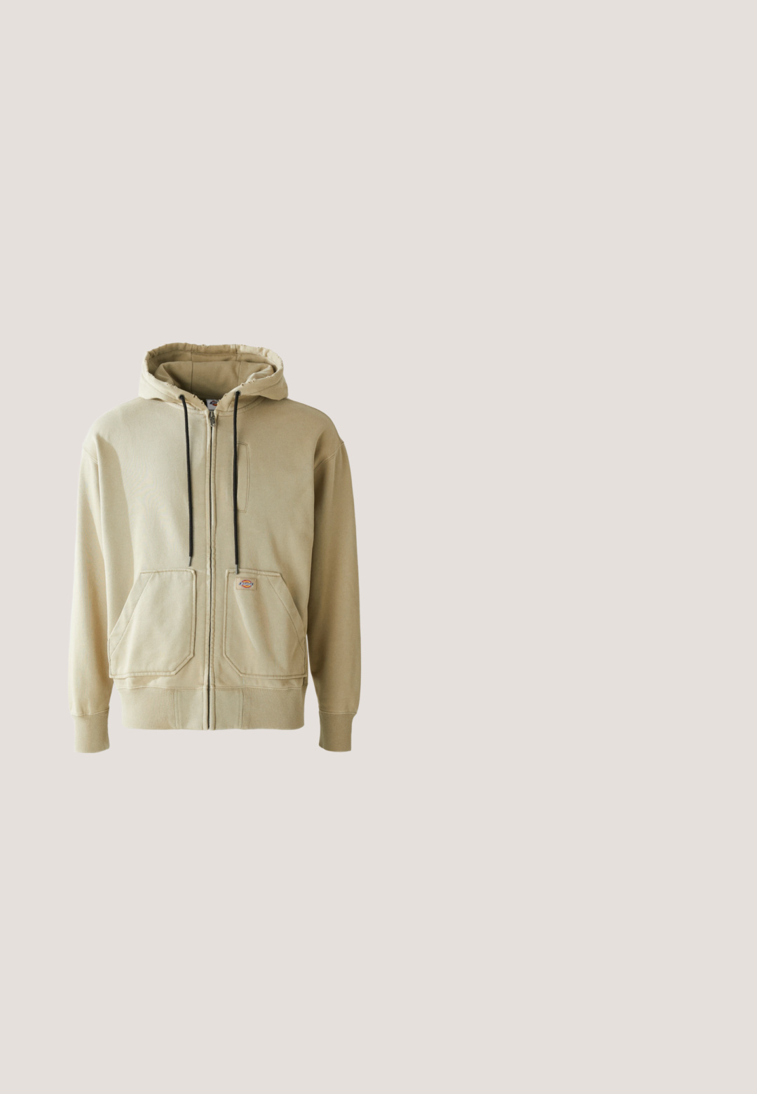 Beige Zip-Hoodie mit schwarzen Kordeln, zwei Fronttaschen, gerippten Bündchen und einem kleinen rechteckigen Logopatch auf der rechten Tasche.; Rosa Baumwoll-T-Shirt mit kurzen Ärmeln, Rundhalsausschnitt und einer linken Brusttasche. Verfügt über eine verwaschene Textur und ein lässiges Passformdesign.; Cremefarbene Sweatpants mit einem elastischen Bund, schmal zulaufenden Beinen und einer lockeren Passform. Hergestellt aus weichem, leichtem Material.; Herren-Sportschuh mit weißem Mesh, rosa und roten Wildleder-Overlays, weißem Nike-Swoosh und sichtbarer Luftdämpfung in der Zwischensohle.; Silberne gedrehte Kettenarmband mit Karabinerverschluss und verstellbaren Gliedern auf einem schlichten weißen Hintergrund.; Brauner Wildledergürtel, zusammengerollt mit silberner rechteckiger Metallschnalle auf schlichtem hellem Hintergrund.
