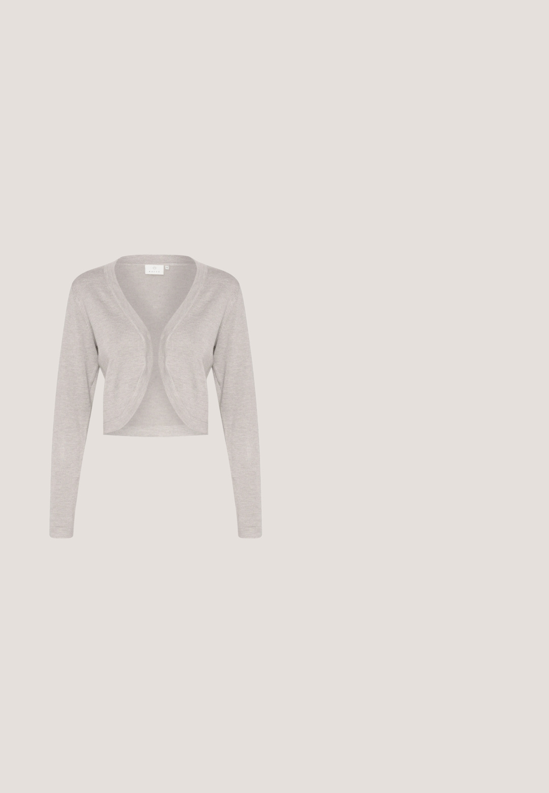 Cardigan court gris clair avec des manches longues, un design ouvert à l'avant et une texture tricotée lisse. Présente un col rond et des coutures subtiles.; Débardeur blanc en tissu doux et extensible avec un col rond et des bretelles étroites. Caractéristiques d'une texture lisse et d'une coupe ajustée.; Pantalon en maille beige avec jambes droites, taille élastique, poches plaquées devant et fermeture par cordon.; Baskets blanches et beiges avec une tige en cuir lisse, un bout perforé, des accents en daim doux et une épaisse semelle en caoutchouc. Design à lacets.; LANCASTER BASIC SPORT - Sac bandoulière - galet; Collier chaîne en or avec des maillons délicats, présentant une légère variation de texture. Design simple avec une fermeture à fermoir de type langouste.