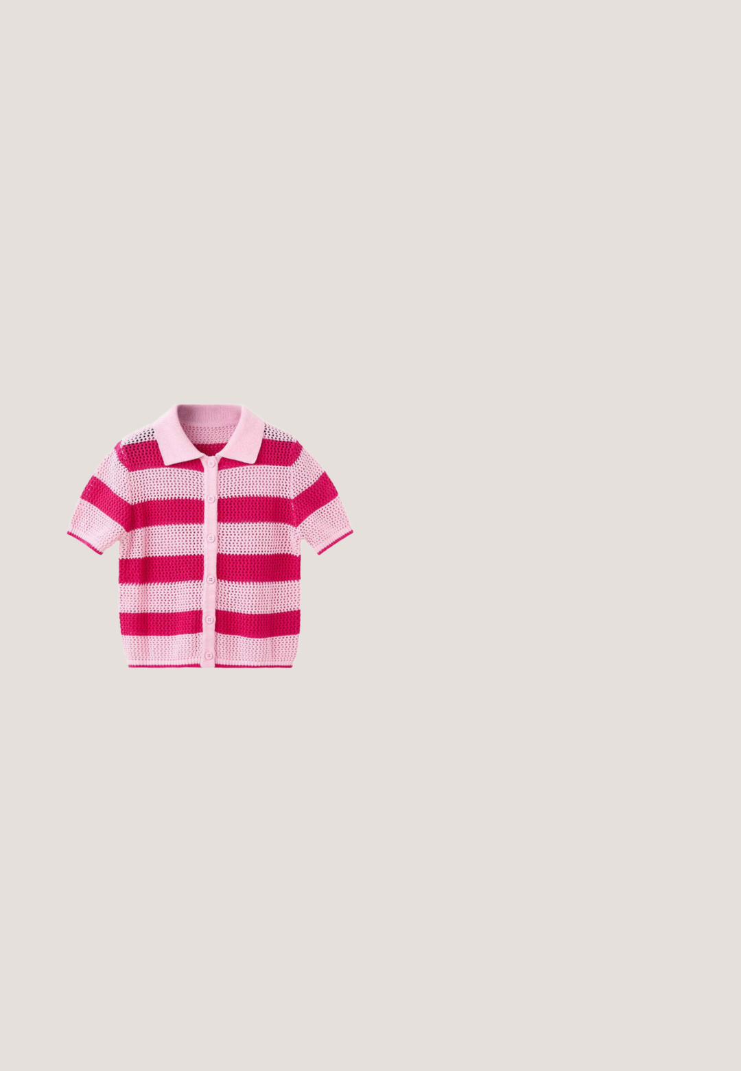 Cardigan en maille à manches courtes avec de larges rayures horizontales roses et rouges, boutonné sur le devant et col pointu.; Blazer sans manches rose pastel à double boutonnage avec revers à encoches et poches à rabat à l'avant sur un fond neutre.; OH APRIL LUNE REGULAR T-SHIRT - T-shirt basique - baby rose; Pantalon ample avec taille élastique et cordon de serrage, présentant des rayures verticales roses et blanches.; Baskets basses roses avec des accents blancs, des lacets rose clair, une languette métallique dorée au talon et une semelle en caoutchouc marron, vues de côté.; Sac à main rose avec une poignée supérieure tressée, des finitions en métal argenté, une poche zippée à l'avant et de longues franges sur les côtés ; matériau en simili cuir texturé.