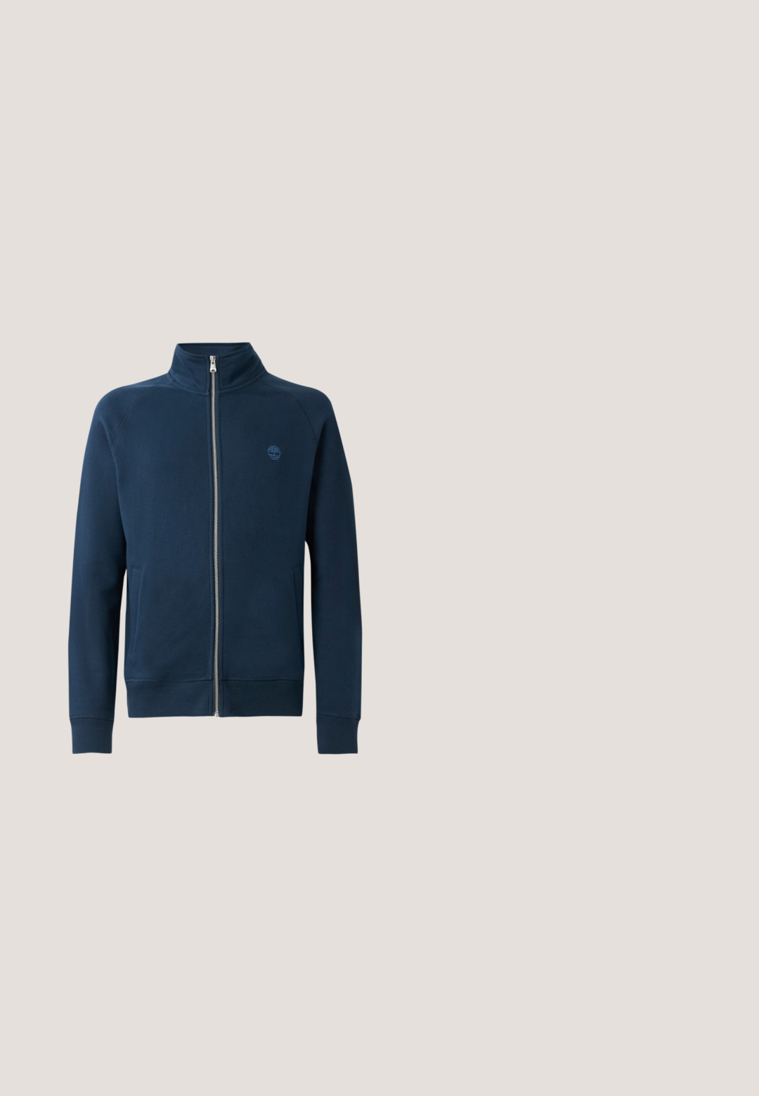 Sudadera de color azul marino con cremallera, cuello alto, puños y dobladillo de canalé; presenta un pequeño logo bordado en el pecho. Textura de tela suave.; Chaleco acolchado azul marino con cuello alto, cremallera frontal y dos bolsillos laterales con cremallera. Fabricado con tejido ligero de textura acolchada.; Camiseta de algodón azul marino con mangas cortas, cuello redondo, que presenta un pequeño texto de logo blanco en la parte superior del pecho. Textura suave, corte regular.; Pantalones de chándal negros con rayas blancas en los lados, cintura elástica, dos bolsillos delanteros con botones de presión y un logo circular de MOP en el muslo derecho.; Hackett London BOND ACTIVE - Zapatillas - navy; Bolsa de tela azul marino con asas negras, bolsillo frontal con cremallera, correa de hombro ajustable y logo "BOSS" centrado sobre el bolsillo.