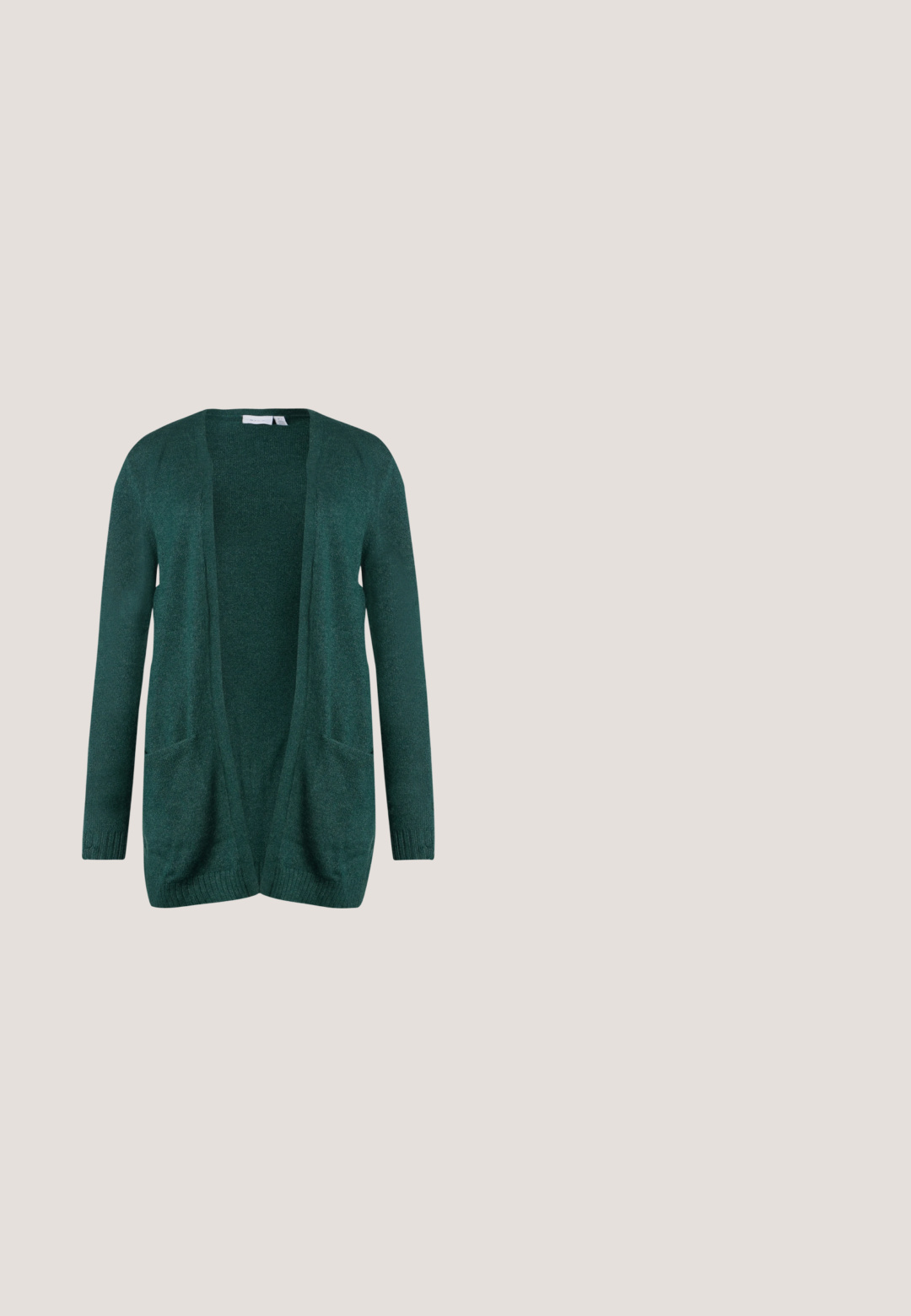 Grøn strikket cardigan med åben front, lange ærmer og to frontlommer. Har en blød tekstur og en afslappet pasform.; Blå denim langærmet skjorte med krave, knude foran på skørtet og "Karl Lagerfeld Jeans" broderet på manchet på venstre ærme.; Bredde bukser i mørkegrå stof med en struktureret overflade, frontfolder og sidelommer med en skræddersyet talje.; Beige sneaker med MK-logo mønster, tekstureret overdel, flade snørebånd og kontrasterende sål i gummifarve. Afrundet tå og hæl med gulddetaljer.; Sort tote taske med to håndtag og justerbar skulderrem, der har guldfarvede metaldele og et lille cirkulært emblem på fronten.; Guld ørestikker med et udskåret logo design og en enkelt hvid perle, der hænger under hver ørestik på en hvid baggrund.