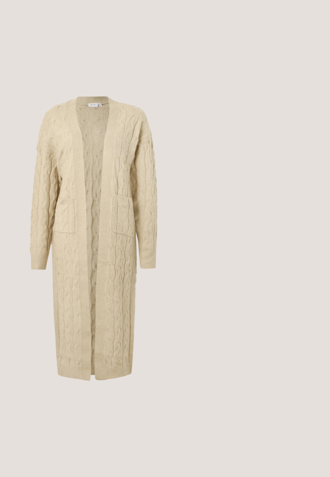 Beige cardigan med kabelstrik mønster, åben front, lange ærmer og to forlommer. Blød tekstur og mellemlang design.; American Eagle SCHIFFLI CAMI - Top - olive; Plisseret maxiskørt i cremefarvet stof med jævnt fordelte mørke polka-dots. Elastisk taljebånd for komfort og en let svajende kant.; Beige åben tå mule i vævet materiale med lav buet hæl og polstret indersål, designet til kvinders afslappede eller festlige påklædning.; Mørkebrun læder skuldertaske med en buet form, glat tekstur og en enkelt justerbar rem. Har lynlåslukning.; Par polerede sølv creoløreringe med glat, let buet overflade og butterfly-lås, vist på hvid baggrund.