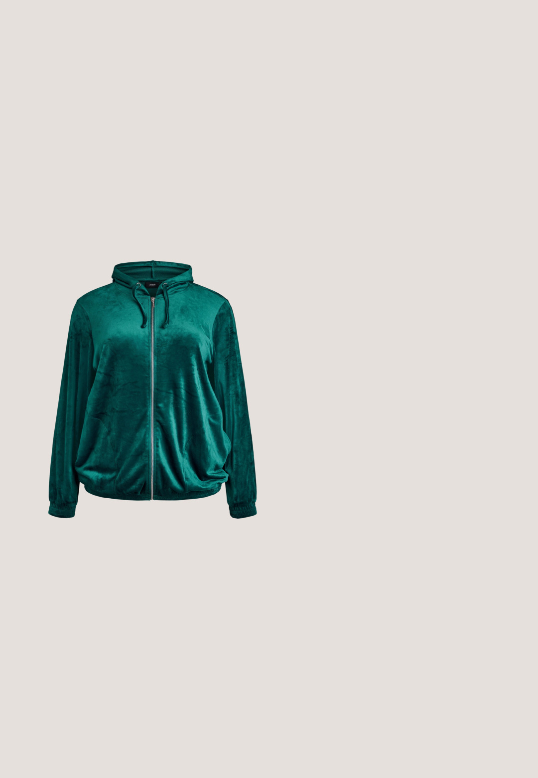 Samtblauer Zip-Up Hoodie mit Kapuze, betont durch elastische Bündchen und Saum sowie Seitentaschen, zeichnet sich durch eine glatte, weiche Textur aus.; Kurzarm-Pullover mit blauen und silbernen Streifen, Rundhalsausschnitt, weicher Textur und legerem Schnitt. Aus leichtem Material gefertigt.; Hellblaue Jeans aus Denim mit geradem Bein, dezentem Sprenkelmuster, vorderer Knopfleiste und klassischem Fünf-Taschen-Design.; Grüner Wildledersneaker mit weißen Streifen, weißen Schnürsenkeln, Gummisohle und leuchtend orangefarbener Fersenlasche vor weißem Hintergrund.; Helleblaue, kunstlederne Schultertasche mit geschwungener Form, Krokodilstruktur, abnehmbarem Schulterriemen und Reißverschluss.}}; Ohrstecker in Gold- und Silberoptik mit ineinander verschlungenen kreisförmigen Formen und glatter Metalloberfläche. Leichtes Design, geeignet für den täglichen Gebrauch.