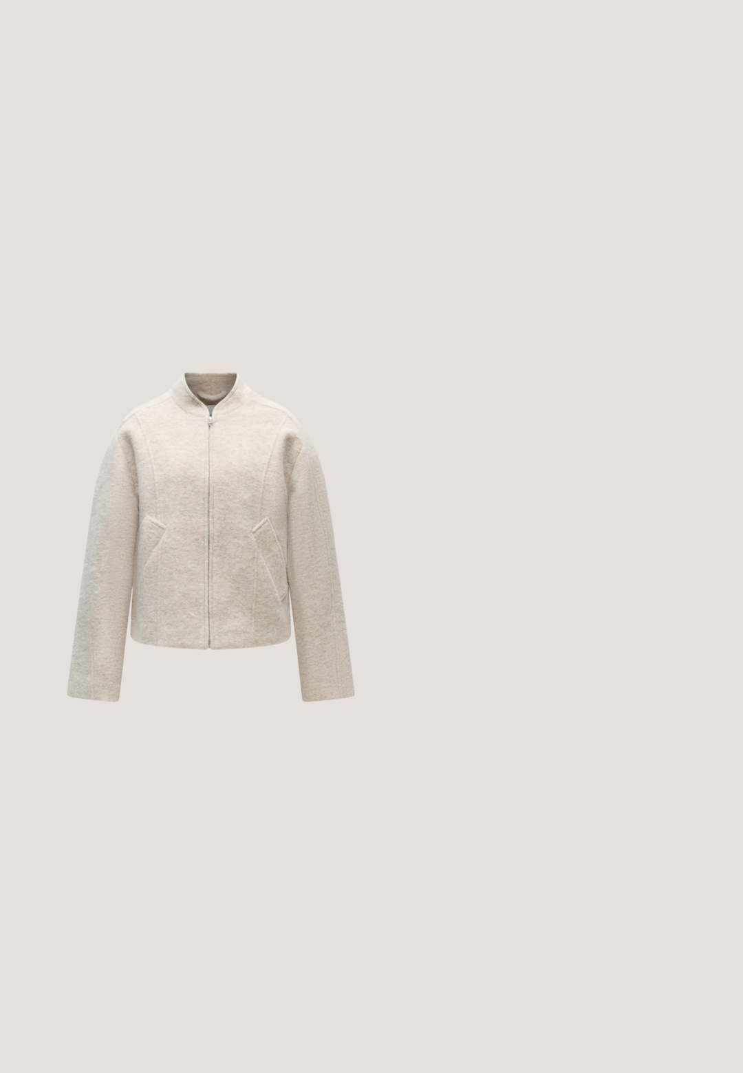 Lyse beige uld jakke med lynlås, stående krave, lange ærmer og to skrå frontlommer, vist på en ensfarvet baggrund.; Sort loose-fit top med korte ærmer med opkrogede manchetter og en bred rund halsudskæring, vist på en ensartet lys baggrund.; Sort fløjlskørt med plisseret design, der har en lige snit, tekstureret overflade og en talje for en sikker pasform.; Sorte suede ankelstøvler med spids tå og elastiske sidepaneler, udstyret med en lav blokhæl og en lille trækflap bagpå.; Sort struktureret håndtaske med dobbelt håndtag, aftagelig rem, forlommer og lille fastgjort pung, mærket Anna Field med guldbogstaver.; Øreringe i guldbøjle med en glat overflade, der har en hængende gennemsigtig oval vedhæng. Enkel design med fokus på elegante former.