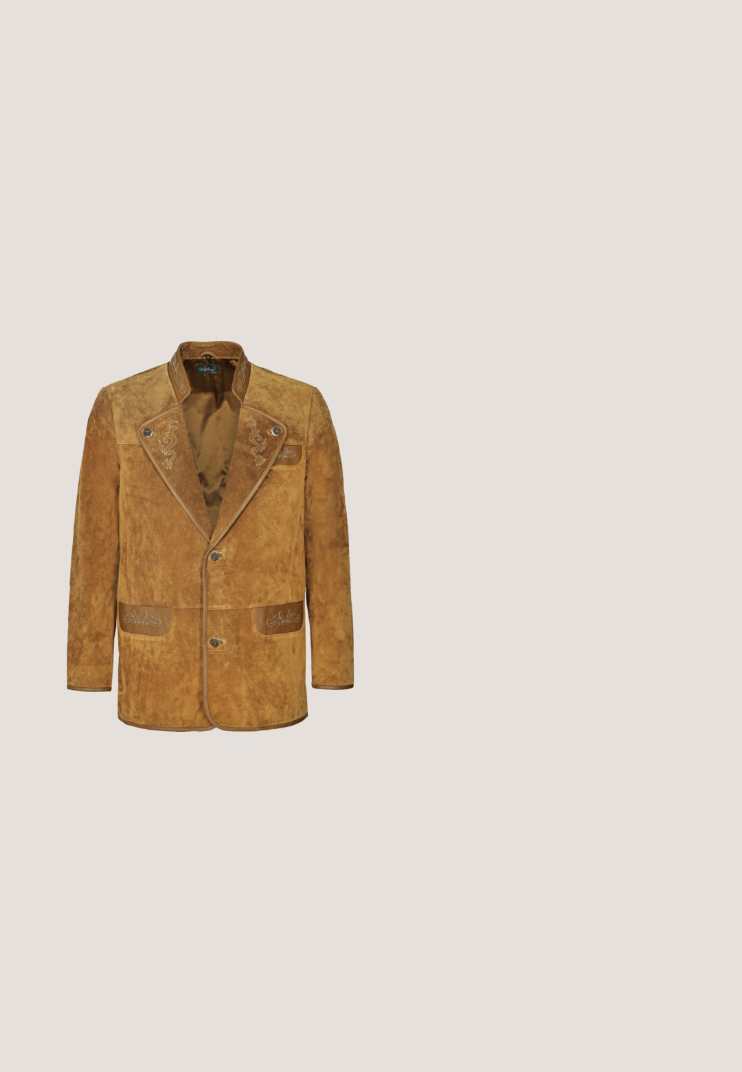 Braune Wildlederjacke mit Schalkragen, dekorativen Nähten und zwei Fronttaschen. Verfügt über Metallknöpfe und ein glattes Innenfutter.; Dunkelblaue Jeanshemd mit langen Ärmeln, spitzem Kragen und Druckknöpfen. Verfügt über zwei Brusttaschen mit Klappen und kontrastierenden Nähten.; Hellblaue gerade geschnittene Jeans mit Knopfverschluss, Fronttaschen und Gürtelschlaufen, flach auf weißem Hintergrund präsentiert.; Braune Leder-Cowboystiefel mit hohem Schaft, spitzem Zehenbereich, aufwendigen Stickmustern und kleinem Absatz. Strukturierte Oberflächenbeschaffenheit.; Burgunderfarbener Schal aus leichtem Stoff, mit weißen Paisley-Mustern und einem dekorativen Rand. Dreieckige Form mit einem Etikett.; Brauner Leder-Gürtel mit strukturierter Oberfläche, ausgestattet mit einer Messingschnalle mit drei Zacken und zwei Metallnieten zur Anpassung.