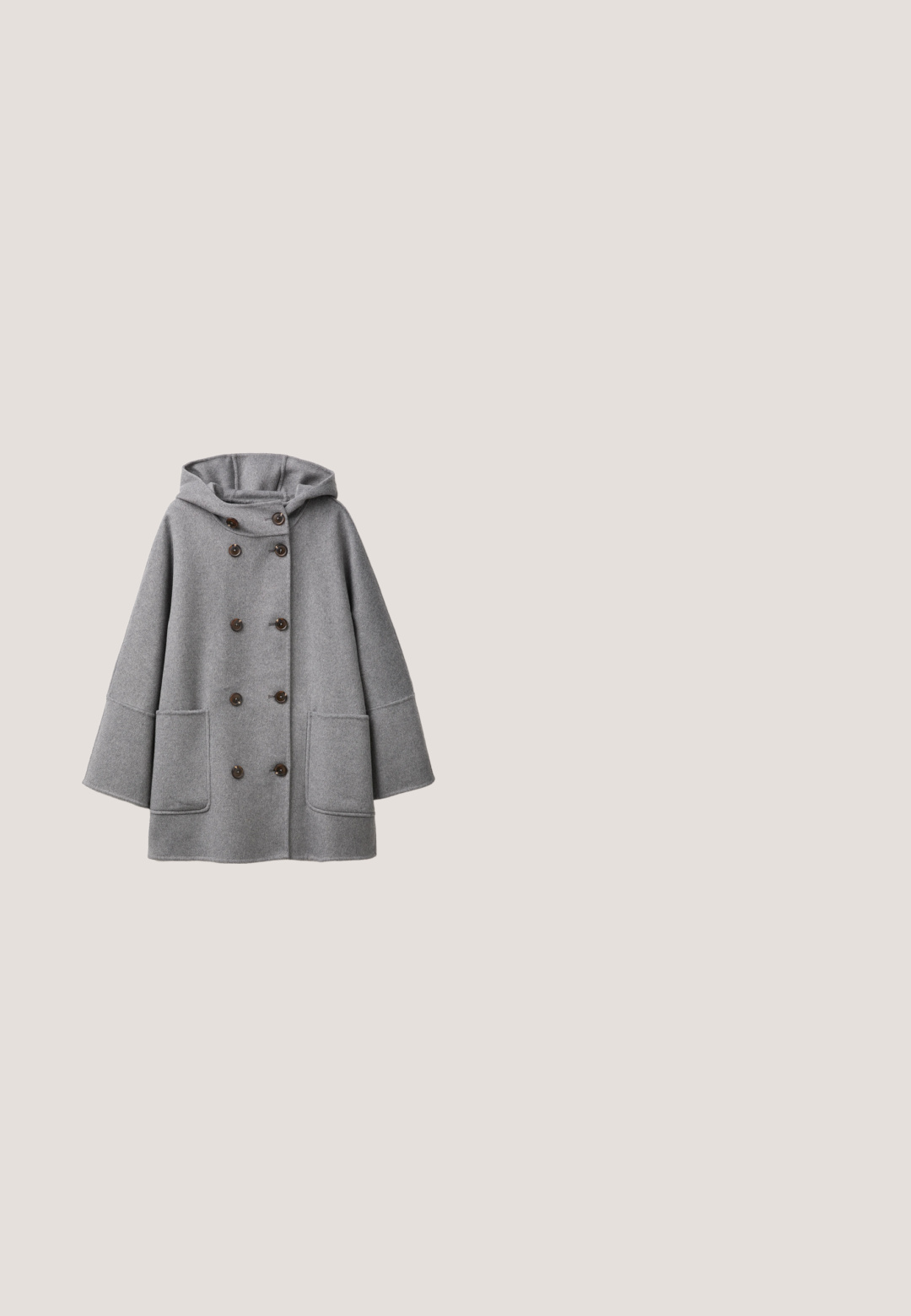 Abrigo de lana gris con mangas anchas, botones dobles oscuros, grandes bolsillos delanteros y capucha incorporada sobre un fondo blanco.; Cárdigan gris oscuro de manga larga con botones, cuello redondo y finas rayas horizontales claras en la cintura y los puños.; Camiseta de tirantes gris con textura acanalada, escote redondo y tirantes anchos. La tela tiene una textura suave y una silueta ajustada.; Pantalones de vestir gris oscuro de corte recto, con pinzas delanteras y bolsillos laterales sobre fondo blanco.; Mocasín de hombre en cuero y gamuza negros, con tacón bajo y detalle de correa sobre el empeine, mostrado de perfil sobre fondo blanco.; Bolso de cuero negro con dos asas superiores y correa de hombro desmontable. Cuenta con múltiples bolsillos con cremallera y una textura suave y brillante.