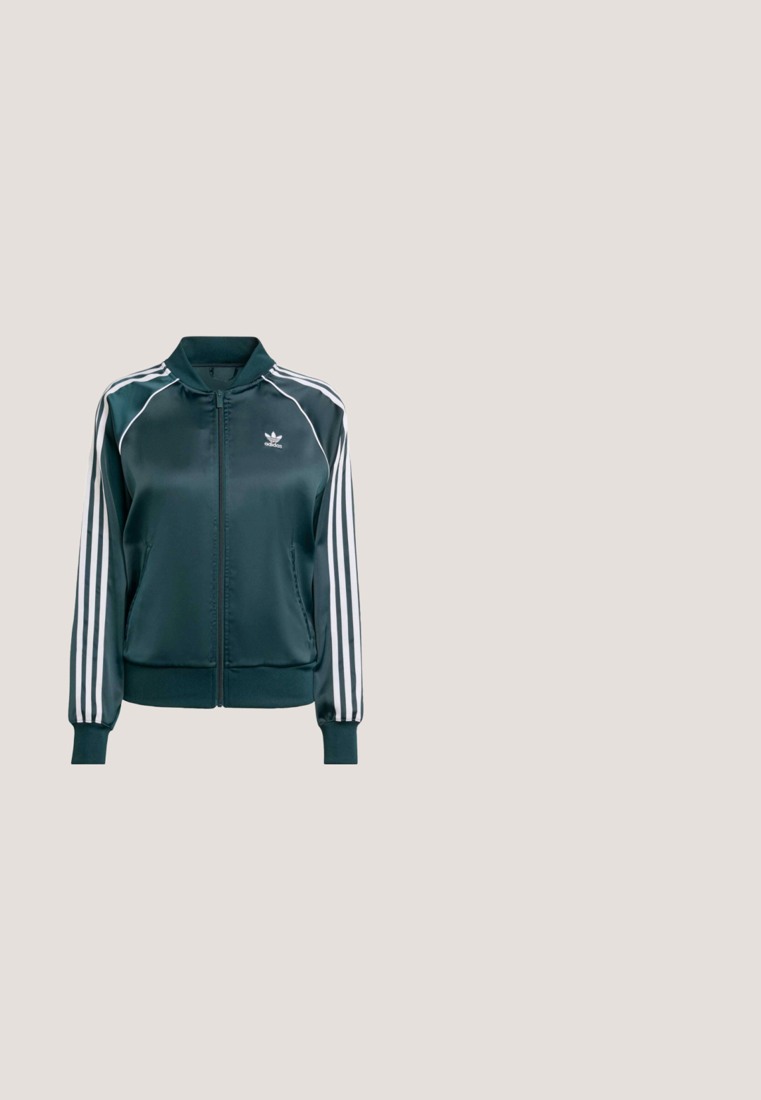 Chaqueta bomber de satén verde oscuro con rayas blancas a lo largo de las mangas, puños y dobladillo acanalados, y cierre frontal de cremallera. Cuenta con un logo en el pecho.; Camiseta de Adidas en color verde azulado con mangas cortas, detalles de tres rayas blancas en las mangas y pequeño logo trefoil de Adidas en el pecho izquierdo.; Shorts deportivos en color teal con cinturilla elástica, presentan detalles laterales en rayas rosa y blanca, y bolsillos laterales con cremallera. Logo en el dobladillo.; adidas Originals GAZELLE BOLD - Zapatillas - shadow navy acid mint legend ink; Bolso de hombro Adidas en azul marino con forma de media luna, asas cortas, correa ajustable y detalles dorados en la cremallera.; Collar delicado con pequeñas cuentas verdes facetadas espaciadas con acentos dorados y un cierre dorado, mostrado sobre un fondo blanco.