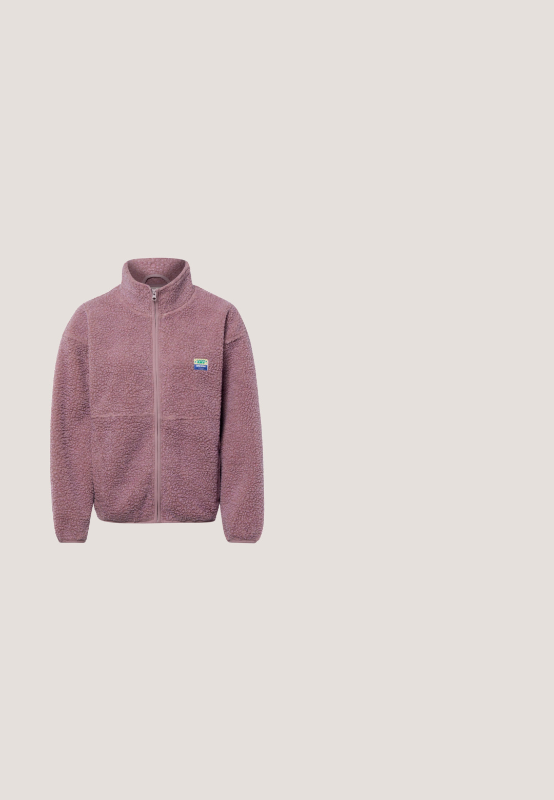 Weich strukturierte mauve Fleecejacke mit durchgehendem Frontreißverschluss und kleinem rechteckigem Logoaufnäher auf der Brust.; Helles rosa, verkürztes Hoodie aus weichem Stoff, mit einer Fronttasche, Zugkordel-Hoodie und gerippten Bündchen. Subtiler Markenlogo in Pink.; Rosa geripptes T-Shirt mit kurzen Ärmeln, das ein schwarzes Vans-Logo auf der Brust sowie einen runden Halsausschnitt mit schlichten Kanten aufweist.; Schwarze Denim-Latzhosen mit weitem Bein, verstellbaren Schulterriemen, Fronttasche und silbernen Hardware-Akzenten. Glatte Textur, minimalistisches Design.; Rosa Sportschuhe mit einem Obermaterial aus Wildleder und Textil, ausgestattet mit einer Gummisohle, perforierten Details und flachen Schnürsenkeln. Abgerundete Zehenpartie.; Schwarze sternförmige Umhängetasche mit pinkem Cartoon-Sterncharakter, der gelbe Shorts trägt und ein lächelndes Gesicht auf der Vorderseite hat.