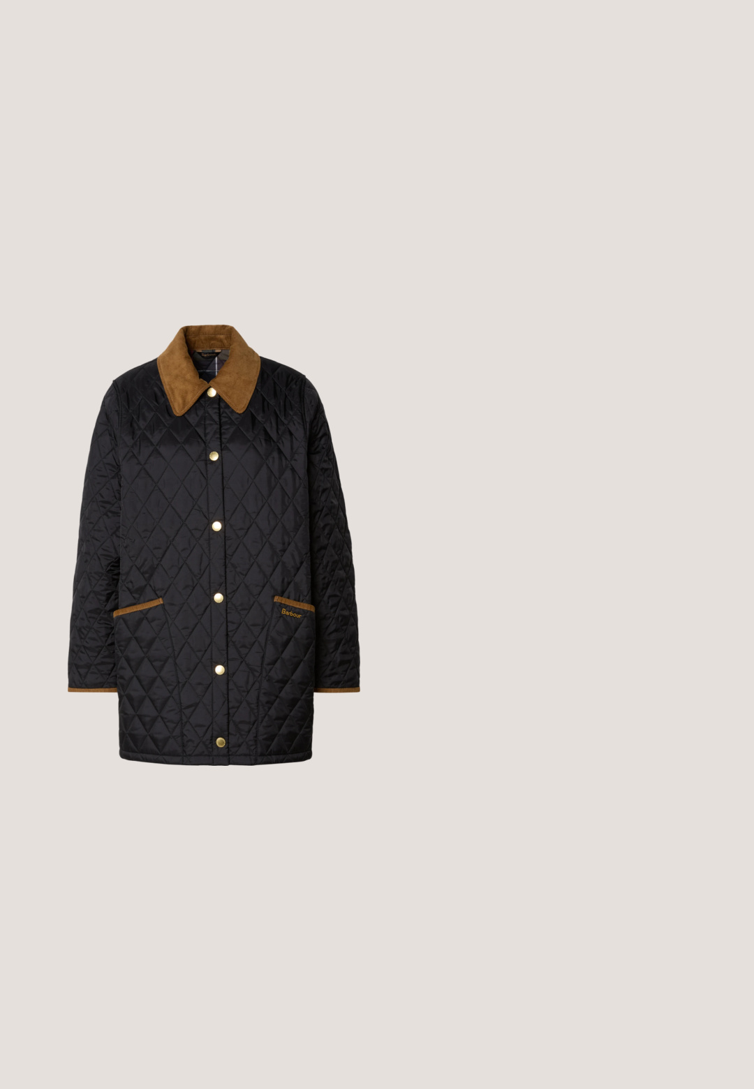Gestepptes schwarzes Jacket mit einem braunen Cordkragen, goldenen Knöpfen und kontrastierenden Besätzen, ausgestattet mit zwei Fronttaschen und dezentem Branding.; Schwarzes Langarmoberteil aus weichem Material mit Raffung entlang der Vorderseite und der Ärmel, mit rundem Ausschnitt und figurbetonter Passform.; Die ausgestellten dunkelblauen Cordhosen haben eine hohe Taille, fünf Taschen und einen Knopfverschluss, mit einer weichen Textur und geripptem Oberflächenmuster.; Braune Wildleder-Ankle-Boots mit spitz zulaufender Zehenpartie und konisch geformtem, schwarzem Absatz. Glatte Textur mit minimalen Details und einer klaren Silhouette.; Braune Wildleder-Schultertasche mit langem Riemen, rechteckigem Handgriff-Ausschnitt und Quasten-Details an den Seiten vor weißem Hintergrund.; Goldkette mit einer filigranen Kette, einem ovalen Verbindungselement und einem kleinen Herzanhänger mit glänzender Oberfläche, die ein einfaches und doch elegantes Design zeigt.