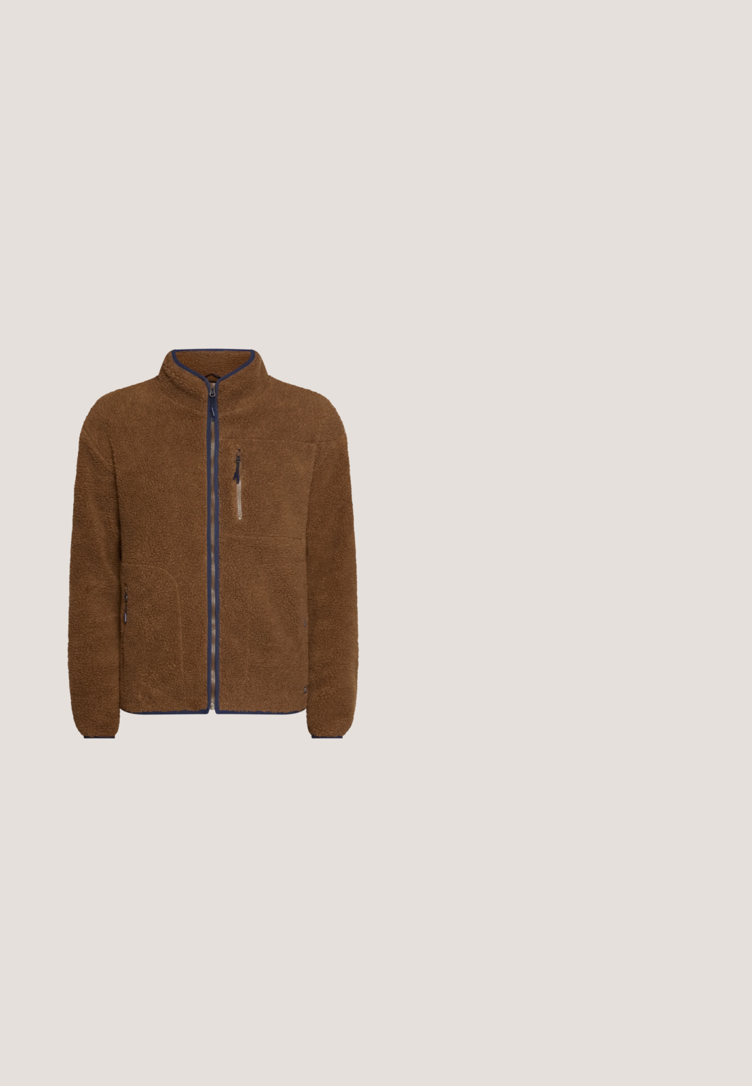 Veste en polaire marron avec col montant, fermeture éclair sur toute la longueur et accents marine. Comprend deux poches latérales et une poche sur la poitrine avec un détail à fermeture éclair.; Pull en tricot orange avec un motif en diamant texturé et des accents de torsades. Encolure ronde et poignets et ourlet côtelés.; T-shirt en coton couleur pêche avec un imprimé graphique présentant des formes abstraites et du texte en marron, vert et blanc, col rond, manches courtes.; Jean skinny en denim bleu avec légère décoloration et zones usées aux cuisses et aux genoux, fermeture avant par bouton et zip, design cinq poches.; Bottines en cuir marron avec une semelle en caoutchouc blanche, des accents marron sur le col, et des œillets en métal pour les lacets. Logo Timberland embossé sur le côté.; Sac bandoulière marron à motifs avec un logo triangulaire, une sangle noire et marron, et une fermeture éclair. Présente un design géométrique sur le tissu.