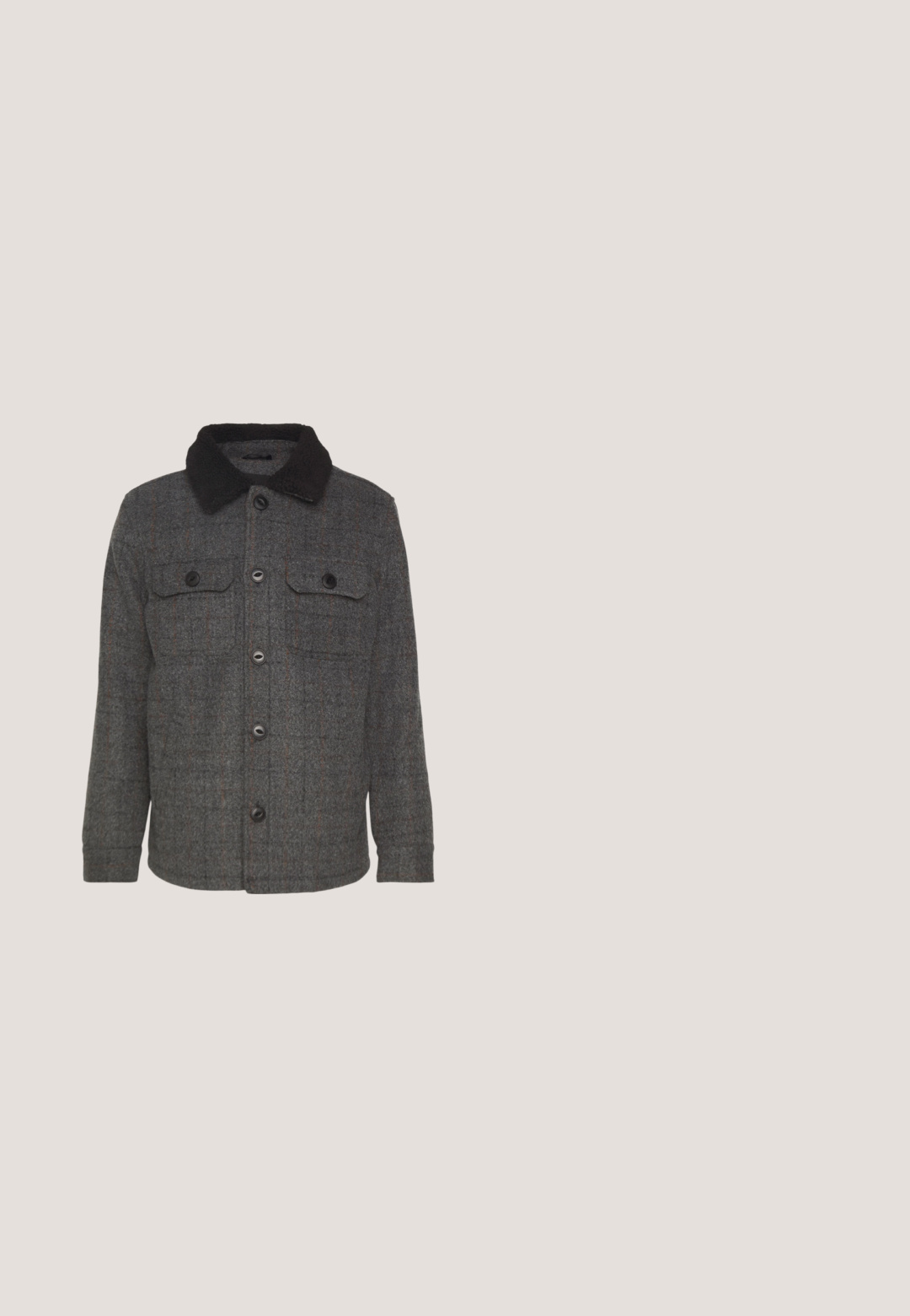 Brave Soul AUGUSTCH - Lichte jas - charcoal; Donkerblauwe trui met een ronde hals, een gestructureerd ruitpatroon, geribbelde manchetten en zoom. Gemaakt van een zachte, gebreide stof.; Langsleeve polo shirt in licht beige, met een kraag, drieknopenlijst en een zachte structuur met een subtiel gemêleerd patroon.; Slim-fit blauwe denim herenjeans met vervaagde wassing, knoop- en ritssluiting aan de voorkant en ontwerp met vijf zakken.; Bruine leren enkelboot met een ronde neus, stevige zool, hardware in goudkleur en een gestructureerde bovenkant. Inclusief een merklabel dat is bevestigd.; Compact zwarte Tommy Jeans crossbodytas met logo-opdruk aan de voorkant, Cordura stoffen label, ritssluiting en verstelbare schouderriem.