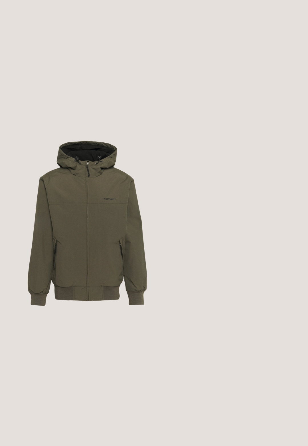 Oliven grøn hættejakke med lynlås foran, elastiske manchetter og to sidelommer. Har en sort foring og et logo på brystet.; Sort zip-up hoodie med hætte, lange ærmer og to frontlommer. Fremstillet af blødt bomuldsblandingsstof med ribbede manchetter og kant.; Rutet skjorte i en blanding af sort, hvid og brun farve. Den har to brystlommer, krave og metal snap knapper.; Grønne cargo bukser med lige pasform, lavet af bomuld, med sidelommer og knaplukning for funktionalitet. Glat tekstur, afslappet design.; Orange og sort atletisk sko med en tekstureret overdel, rund tå, gule snørebånd og en lyseblå gummisål med en tydelig mønster.; Tan taktisk rygsæk med flere lommer, webbing remme, polstret mesh ryg, lynlåse og forstærkede sømme for holdbarhed.