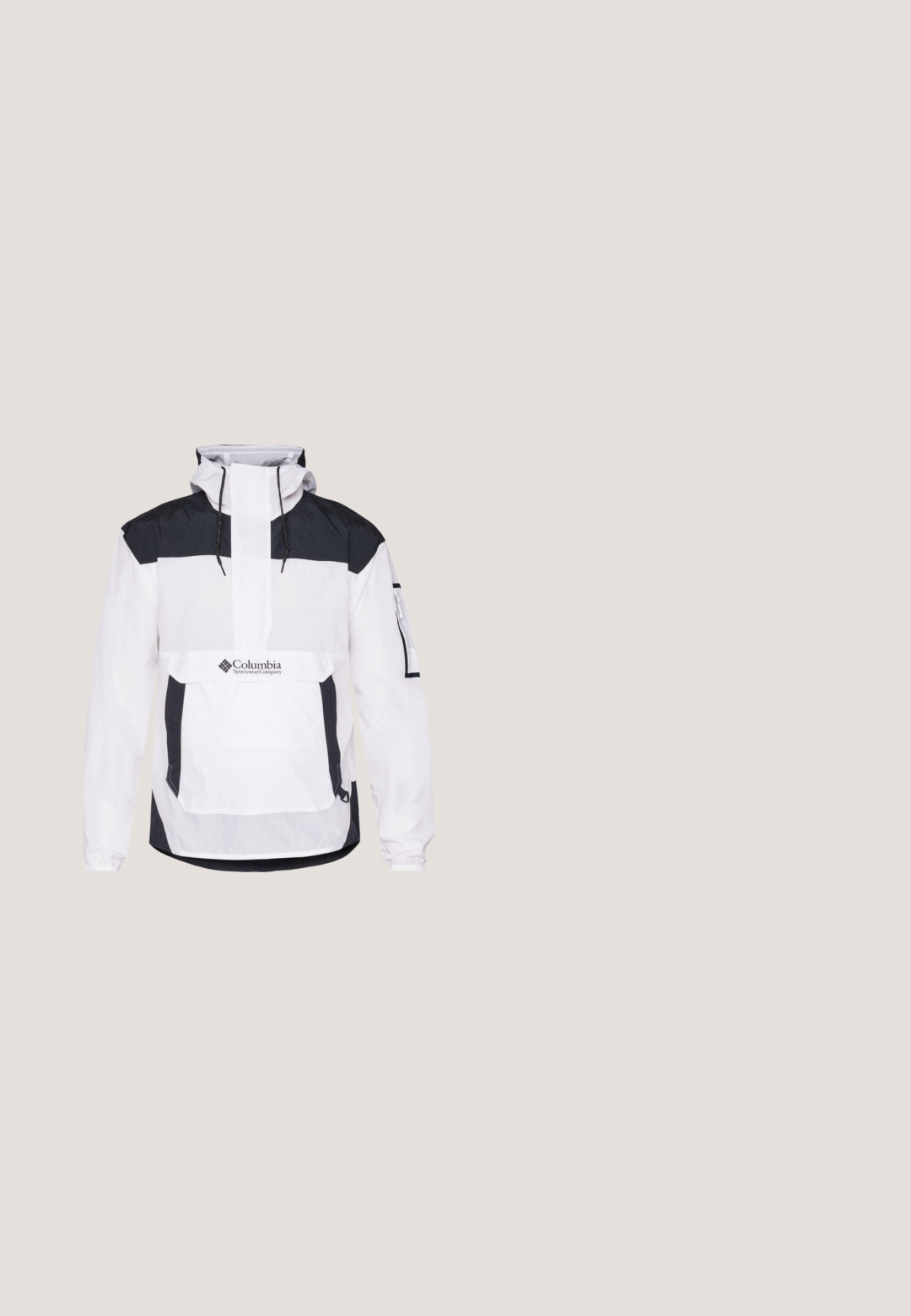 Veste Columbia blanche et noire avec capuche, fermeture éclair moitié sur le devant, poche avant et manches élastiques. Fabriquée en matériau léger.; Haut de survêtement noir et gris foncé avec fermeture éclair à l'avant, grande capuche et poche à fermeture éclair sur le côté. Présente un design structuré et des panneaux contrastants.; T-shirt de sport long noir en tissu lisse et léger. Il possède un col rond, des manches raglan et un logo discret sur la poitrine.; Poche arrière d’un pantalon noir avec rabat et coutures visibles, porté par une personne en chemise blanche.; Baskets montantes noires avec une surface texturée, dotées d'un design imperméable, d'un système de laçage et d'une semelle en caoutchouc proéminente avec la marque Vibram.; Sac bandoulière noir en tissu texturé. Comprend un compartiment principal à fermeture éclair, une poche avant avec sangle, une bandoulière réglable et une étiquette décorative.