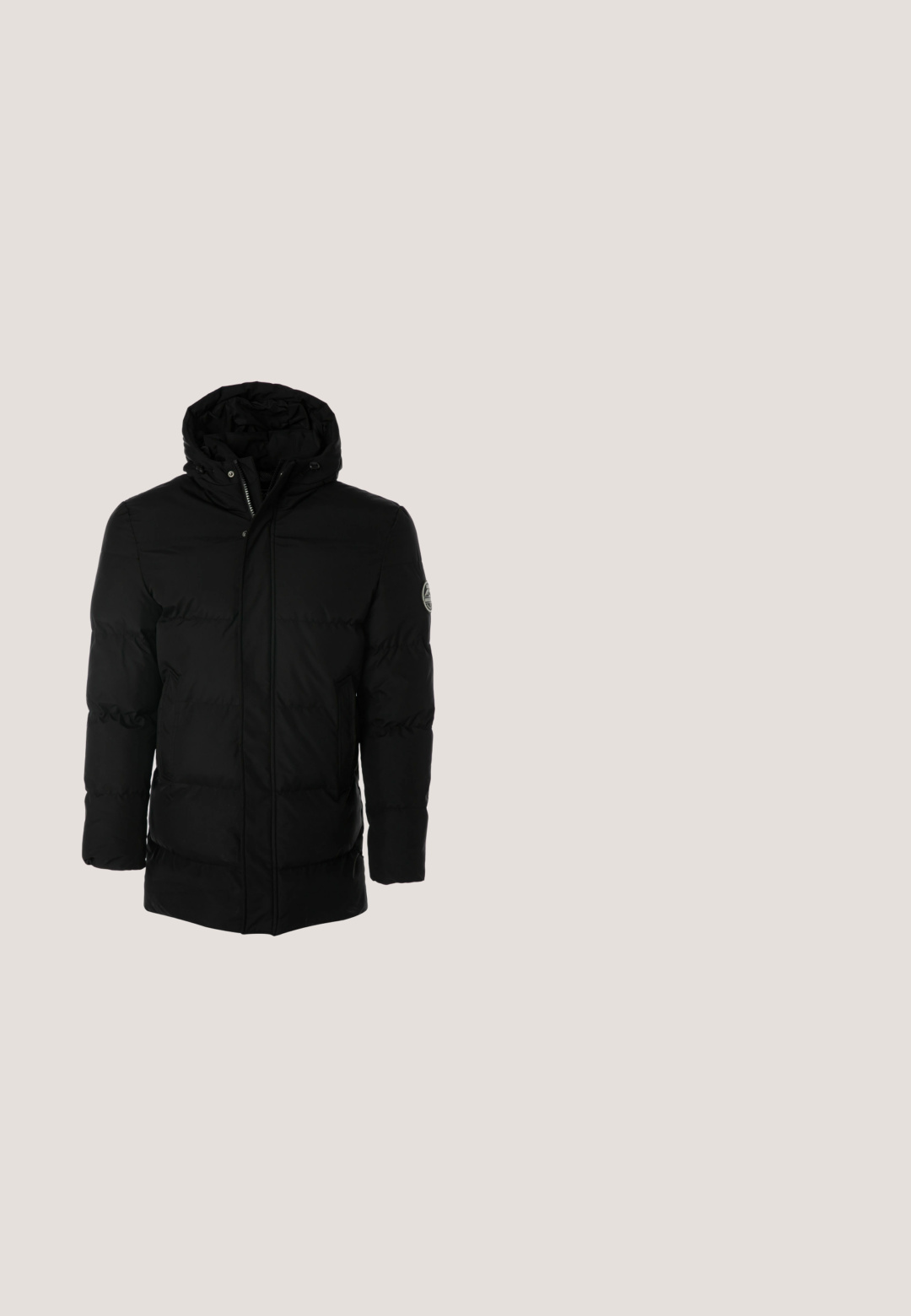 Schwarze Puffjacke mit Kapuze, ausgestattet mit einem Reißverschluss, elastischen Bündchen und einem Logopatch auf der linken Schulter. Glattes, leichtes Material.; Dunkelgrauer Rollkragenpullover aus gestricktem Stoff, mit einem gerippten Kragen, Bündchen und Saum. Glatte Textur mit einem feinen Muster auf der Brust.; Schwarzes langärmliges Hemd mit Knopfleiste, Button-Down-Kragen und einer einzelnen Brusttasche, dargestellt vor weißem Hintergrund.; Graue Leggings mit schmalem Schnitt, ausgestattet mit einem elastischen Bund und einer Kordel zur Anpassung des Tragekomforts. Glatte Textur, minimales Design.; Rieker Snowboot/Winterstiefel - noir; Schwarze Laptop-Tasche aus Stoff mit strukturierter Oberfläche, glattem schwarzen Frontfach, doppelten Tragegriffen, abnehmbarem Schultergurt und silbernen Hardware-Akzenten.
