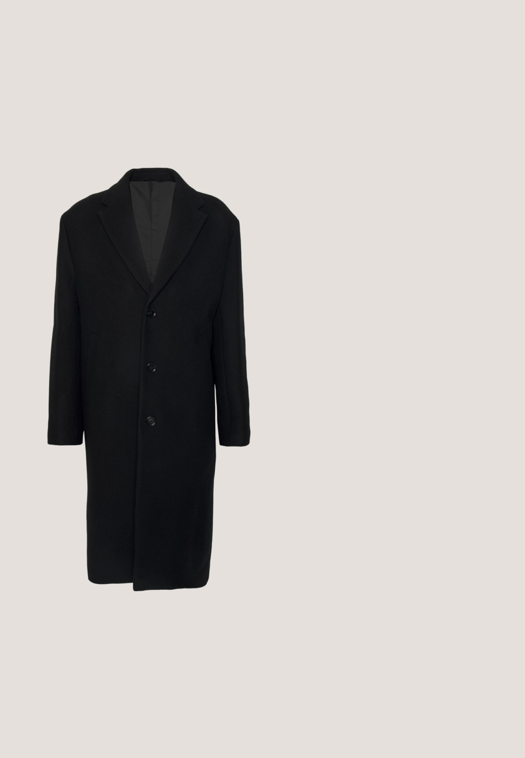 Filippa K LONDON COAT - Mantel - black; Zwarte open voorkardigan gemaakt van lichtgewicht, gestructureerde stof. Beschikt over lange mouwen en een ontspannen pasvorm, geschikt voor het combineren van kleding.; Witte lange mouwen herenen overhemd met knopen aan de voorkant en een klassieke kraag, getoond op een effen witte achtergrond.; Donkergrijze broek van gestructureerde stof, met rechte pijpen, riemlussen en opgerolde zoom.; Zwarte leren herenschoenen Oxford met gesloten vetersluiting, kapvormige neus, lage hak en een gladde gepolijste afwerking, getoond vanaf de buitenkant.; Zwarte leren riem met een zilveren rechthoekige gesp en een gegraveerd logo. Heeft een gladde textuur en een klassiek ontwerp.