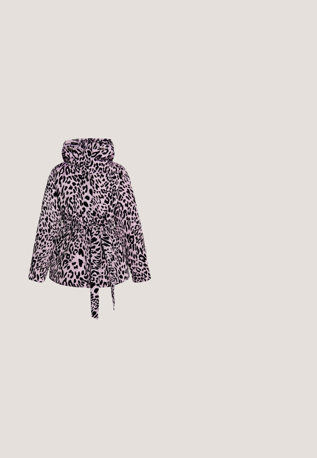 Polstret jakke i lys lilla med sort leopardprint, hætte, elastisk talje med snor, og lange ærmer med trykte detaljer.; Lyserød og lavendelstribet strikket cropped top med tynde skulderstropper og en blød, tekstureret finish. Har en ribbet bundkant.; Pailletteret nederdel i gradient nuancer af fersken og pink, med cirkulære pailletter og en tætsiddende silhuet. Glat tekstur med reflekterende accenter.; Lilla åben-tå mule med stjerner på platformen, perlebesat sløjfe på overdelen, justerbar ankelrem og gennemsigtig blokhæl med farverigt geometrisk design.; Lyserød læder tote taske med en bred, buet bund og et glitrende rundt håndtag. Glat tekstur, minimalistisk design med sorte accenter.; Farverige hjerteformede slikcharms i pink og grøn med tekst, accentueret af guldlænker og klare krystaller, justerbare med en hjerteklips.