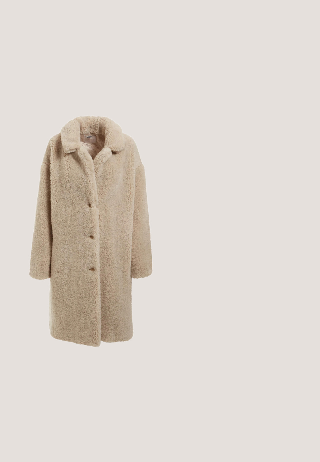 Guess Vinterfrakke - beige; Ribbede langærmede kjole i en rig brun farve. Har en rund halsudskæring og en tætsiddende silhuet, lavet af strækbart strikstof.; Nude læder stiletthæle med spids tå og et udsugningsdesign. Glat tekstur og en slank hæl for en elegant silhuet.; Plastiks solbriller med en hexagonal stel, brune gradientlinser og guldtonede metalakcenter på stængerne. Farvekombination: sort og skildpadde.; Brun og beige skuldertaske med et tekstureret logo mønster, guldfarvet hardware og et buet design. Har en enkelt justerbar rem.; Guldarmbånd med et rundt vedhæng med "GUESS" indgravering, dekorative rhinsten og en delikat kæde med en hummerlås.