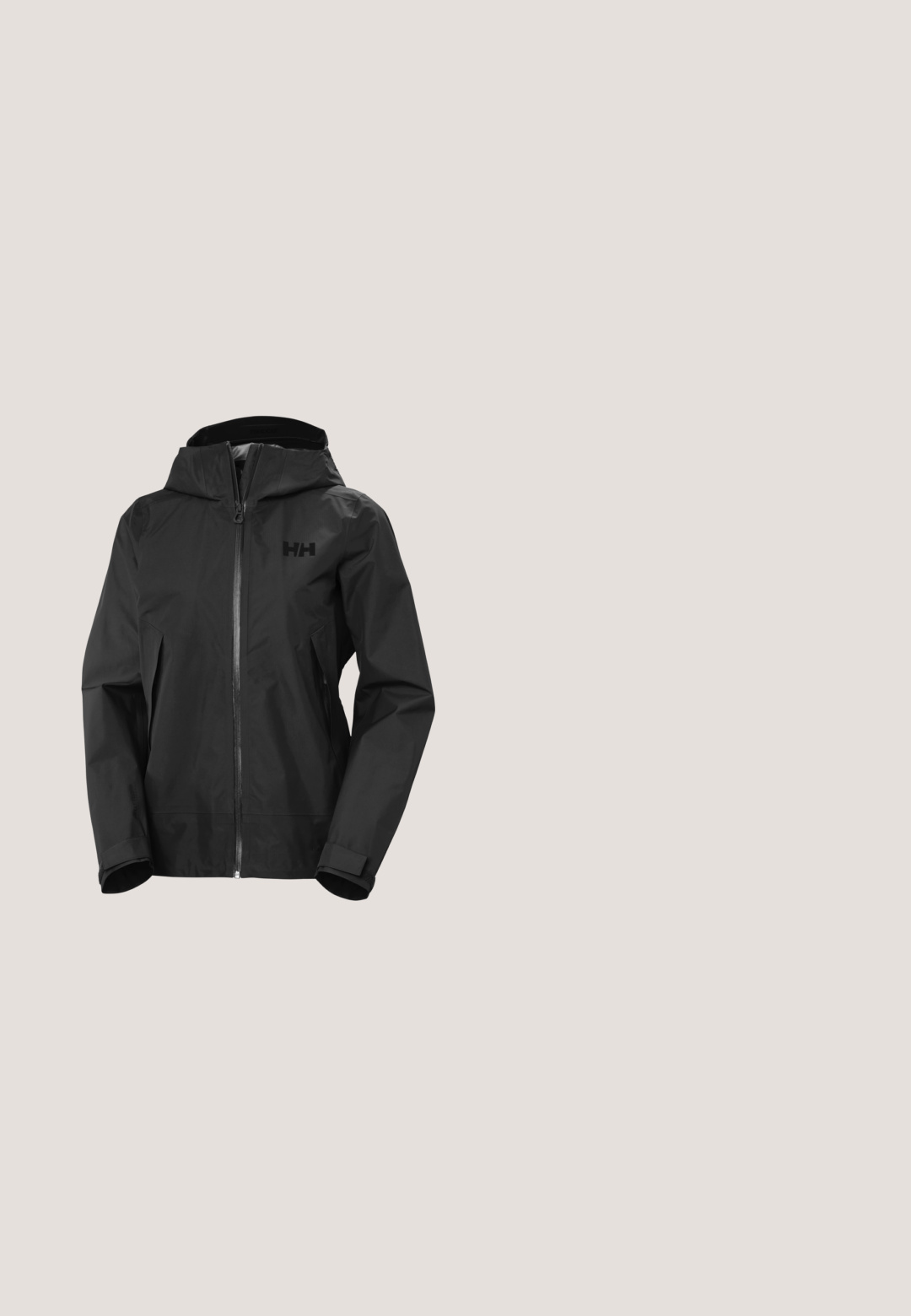 Chaqueta impermeable negra con capucha, cremallera frontal completa, bolsillos laterales y puños ajustables con velcro, con un pequeño logo en el pecho.; Sudadera de forro polar negra con cuello de media cremallera, que presenta un bolsillo en el pecho y acentos en blanco y gris contrastantes. Textura suave, diseño recortado.; Camisa ajustada de manga larga para mujer en gris oscuro y negro, con cuello redondo y pequeño logo blanco de "icebreaker" en el pecho.; Pantalones cargo negros hechos de tela ligera, con múltiples bolsillos laterales, cintura ajustable con cordón y puños entallados.; Botas tácticas negras con un acabado de cuero liso, paneles de malla, puntera reforzada y suela resistente. Incluyen un diseño de cordones y collar acolchado.; Brandit BIG COOPER - Mochila - black
