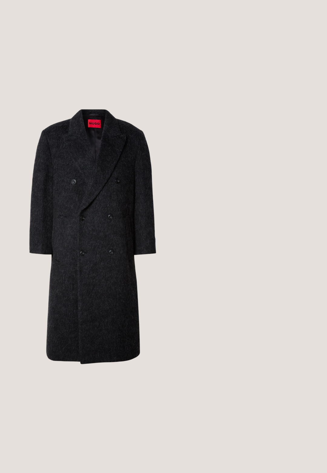Manteau long en laine gris foncé à double boutonnage avec six boutons noirs, revers crantés et une étiquette rouge à l'intérieur du col.; Pull-over gris à manches longues avec une texture côtelée, doté d'un col et d'une patte de boutonnage à deux boutons, et d'une coupe ajustée pour un look épuré.; Jean en denim noir taille haute avec fermeture à bouton et à glissière, poches avant et arrière, et coupe droite.; Bottine noire en cuir avec des panneaux latéraux élastiques, bout arrondi, design minimaliste, languette de tirage et logo de la marque embossé à l'arrière.; Lunettes de soleil rectangulaires noires avec verres teintés foncés et branches fines, présentées sur une surface blanche.; Sac de voyage en cuir noir avec deux poignées supérieures, une bandoulière amovible et une poche avant zippée pour un espace de rangement supplémentaire.