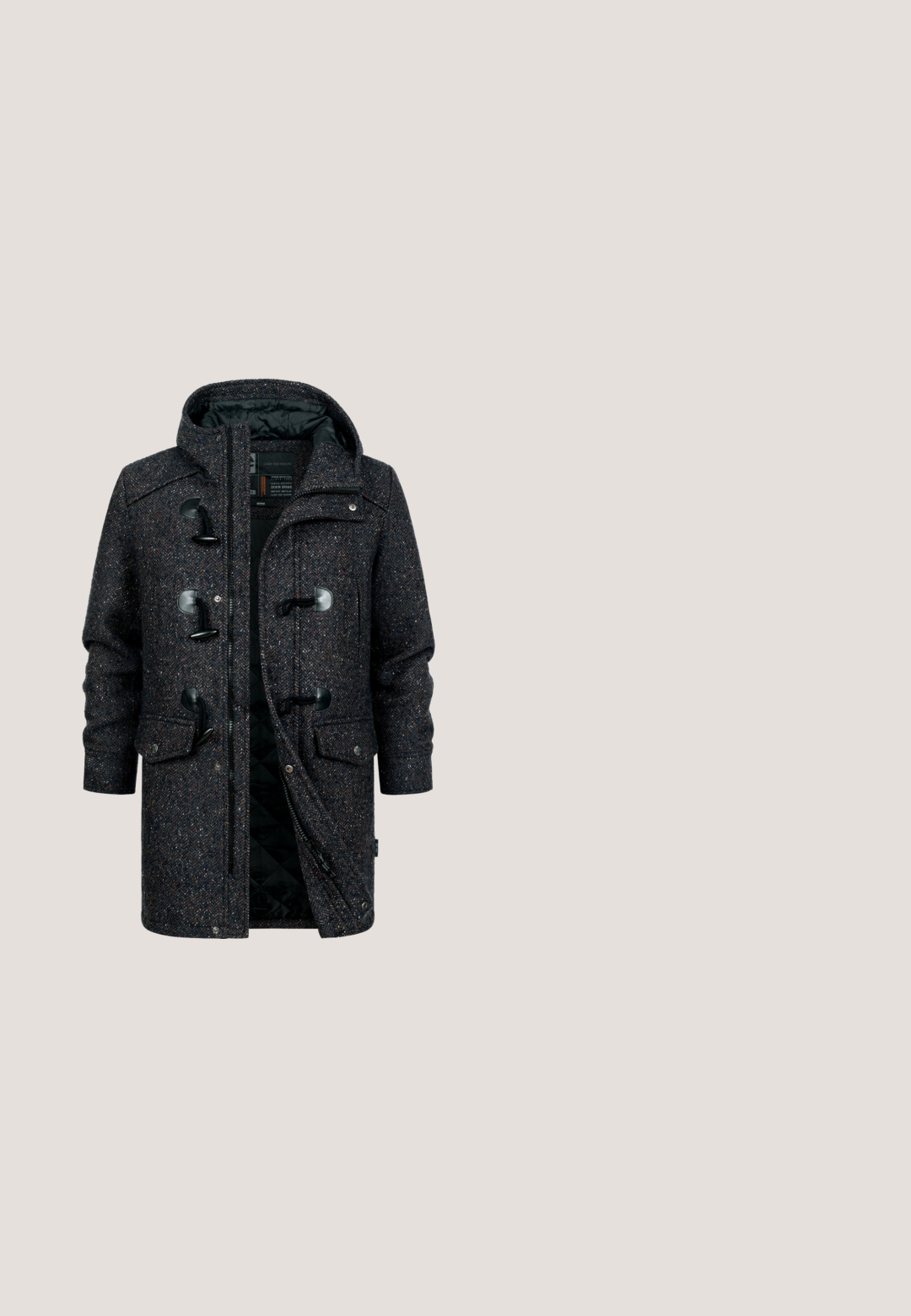 Abrigo oscuro de tweed con un patrón texturizado, cierres delanteros de palanca, capucha y forro negro acolchado. Cuenta con bolsillos laterales y cierre de cremallera.; Suéter de cuello alto de punto en gris oscuro con un patrón texturizado. Presenta un diseño ajustado y una etiqueta tejida en la parte inferior frontal.; Camisa de pana negra con mangas largas, collar abotonado, bolsillo frontal y fila de botones. La tela tiene un aspecto texturizado.; Jeans de mezclilla negros con corte recto. Las características incluyen cinco bolsillos, un cierre de botón y costuras sutiles a lo largo de las costuras.; Botas de cuero negras hasta el tobillo con un acabado texturizado, que cuentan con seis ojales, un cuello acolchado y una suela de goma resistente. Logo grabado en el lateral.; Bolso bandolera negro de tela y cuero con bolsillo con cremallera y correa ajustable con marca sobre fondo blanco.