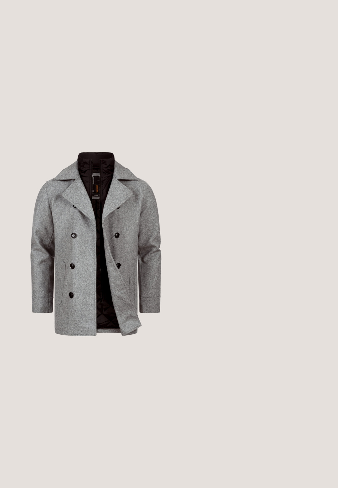 Abrigo gris tipo peacoat hecho de mezcla de lana texturizada, con frente de doble botonadura con botones negros y un forro acolchado negro.; Suéter de cuello alto de punto en gris oscuro con un patrón texturizado. Presenta un diseño ajustado y una etiqueta tejida en la parte inferior frontal.; Camisa de manga larga abotonada en tela gris oscuro, con un cuello clásico, botones de latón y un dobladillo recto con costuras laterales.; Chinos negros de algodón, con un corte ajustado, cierre de botón, dos bolsillos frontales y líneas limpias sin adornos.; LIMMA ENRIC - Botines con cordones - black; Bolso mensajero de cuero negro con cierre de solapa, asa superior y correa de hombro ajustable, mostrado sobre un fondo blanco.