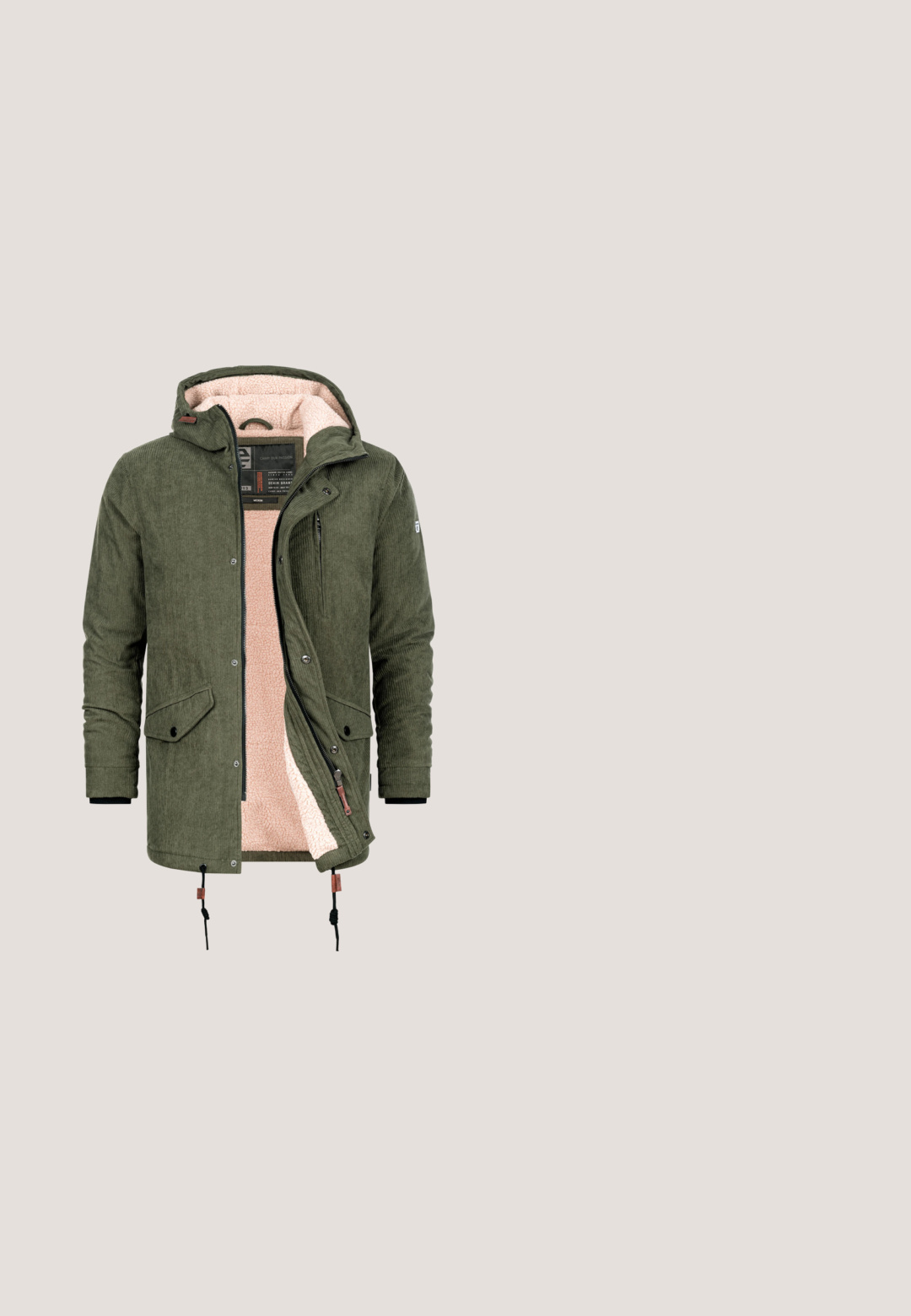 Chaqueta de pana color oliva con forro de piel sintética rosa, cordones ajustables, dos bolsillos delanteros y un bolsillo en el pecho con cremallera.; Jersey verde de punto con cuello alto y media cremallera. Presenta un yugo con un patrón geométrico en marrón, blanco y marrón claro. Puños y dobladillo acanalados.; Camiseta de algodón verde con mangas cortas, con texto retro en blanco: "Petrol Industries 1973 Vintage Workwear Calidad Superior Crudo".; Jeans de mezclilla azul oscuro con corte recto, diseño de cinco bolsillos, costuras en naranja contrastante, cierre de botón y cremallera.; Bullboxer Botines con cordones - brown; Bolso cruzado de lona marrón con acentos negros, correa ajustable, dos bolsillos con cremallera y logo bordado en la parte frontal.