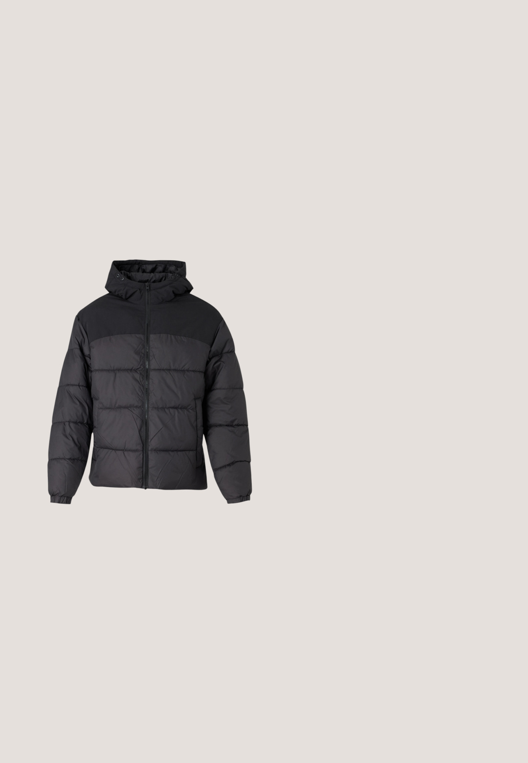 Chaqueta acolchada negra con capucha, con cierre de cremallera en la parte delantera, puños elásticos y un diseño acolchado. La parte superior es de tejido liso.; Sudadera negra con capucha y bolsillo frontal, que presenta el texto blanco "Juventud perdida" en la esquina superior izquierda. Material de mezcla de algodón.; Camiseta oversized de color marrón oscuro con mangas cortas, cuello redondo y un sutil logo bordado en el pecho en un color contrastante. Tejido de algodón.; Urban Classics WIDE  - Pantalones cargo - black; Zapatilla deportiva negra y gruesa con diseño texturizado, suela gruesa y cierre de cordones mostrada sobre un fondo neutro y sencillo.; Bolso cruzado de tela negra con correa ajustable, solapa frontal y bolsillo con cremallera. Presenta herrajes de marca y una forma rectangular compacta.