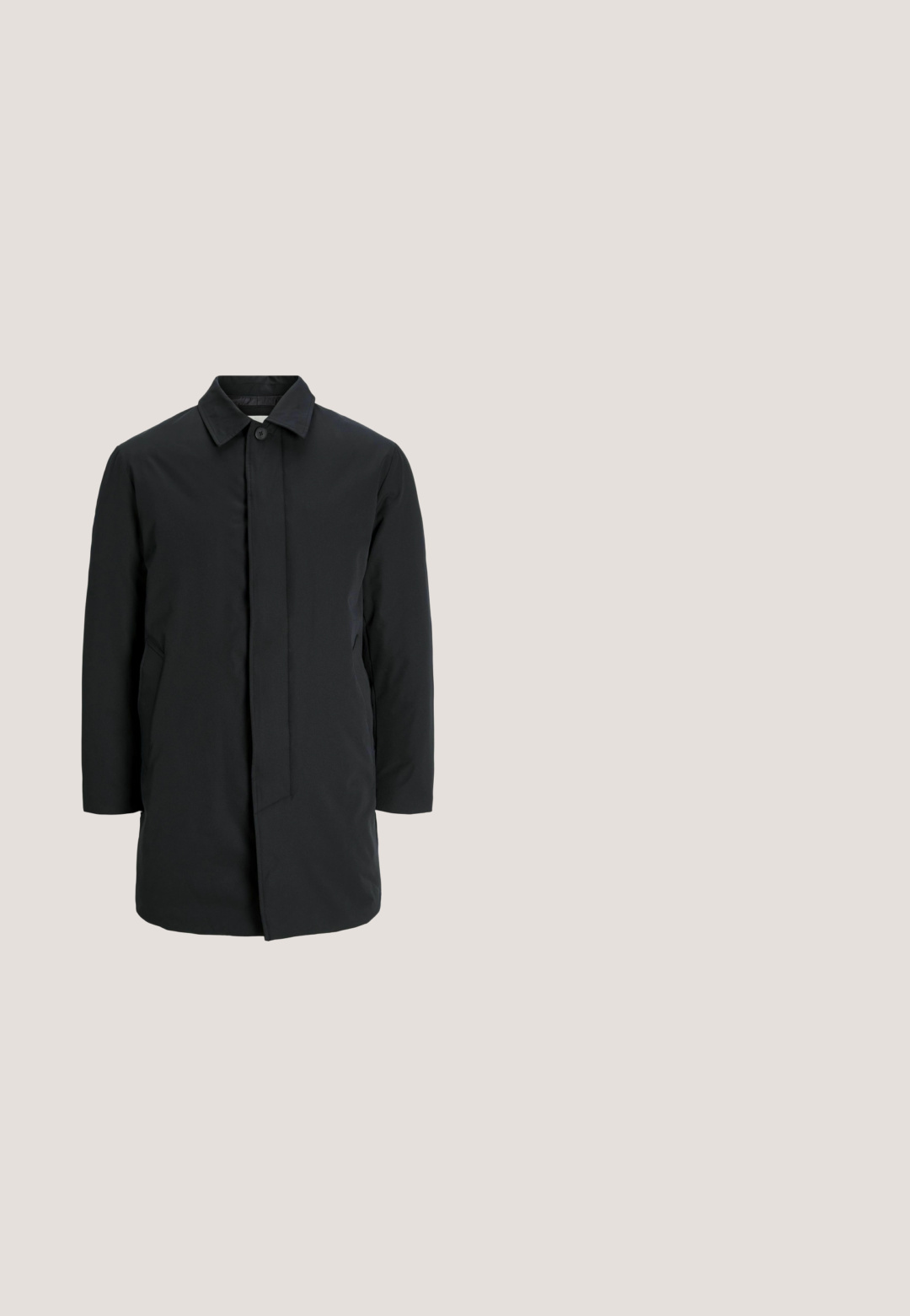 Sort lang frakke, lavet af glat stof, med krave, knaplukning og sidelommer. Enkel design med lige snit.; Sort turtleneck sweater lavet af blødt strikmateriale, med lange ærmer og en tætsiddende hals. Enkel og sømløs design.; Sort langærmet skjorte med knapper i bomuldsstof, med standard krave, brystlomme og matchende sorte knapper.; Mørkegrå ternede bukser med slim fit, med knaplukning og op rullede ærmer, lavet af et struktureret stof.; Sorte læder ankelstøvler med rund tå, snørebånd foran, polstret krave, bageste løftestrop og tekstureret gummisål for godt greb.; Sort syntetisk crossbody taske med struktureret overflade, lynlåslommer og justerbar rem. Kompakt rektangulær form og sølvfarvede hardware detaljer.