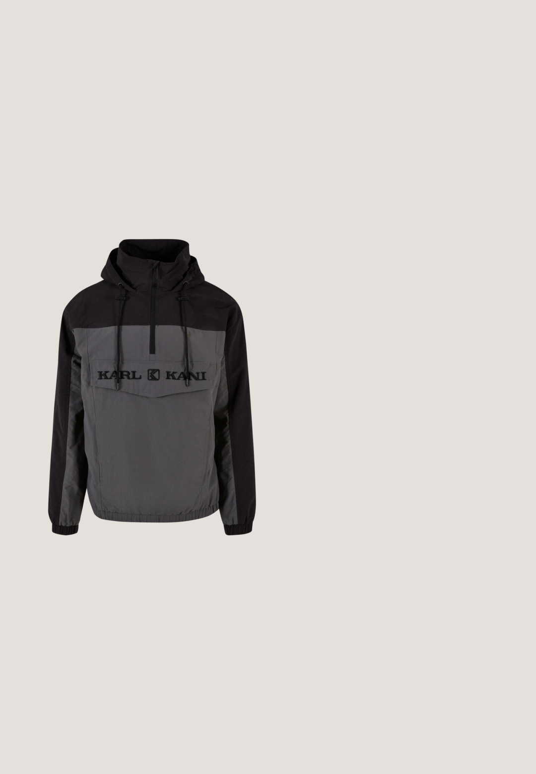 Karl Kani RETRO SPLIT  - Windbreakers - black; Dropsize HEAVY BROKEN DREAMS - Hættetrøje - washed black; Bredde ben sorte denim bukser med høj talje, der har fire lommer og et lille logo-tag på forsiden. Glat tekstur, enkel design.; Sort og mørkegrå DC skateboard-sko med logo på siden, tyk sål med gennemsigtige accenter og trækkemærke på hælen.; Sort rektangulær crossbody-taske med forlommes lynlås, justerbar rem med Calvin Klein-logo og præget logo på frontpanelet.; Sølvbelagt lagdelt halskæde med to kæder i forskellige designs, hver med et lille kors vedhæng, i poleret tekstur og justerbar længde.