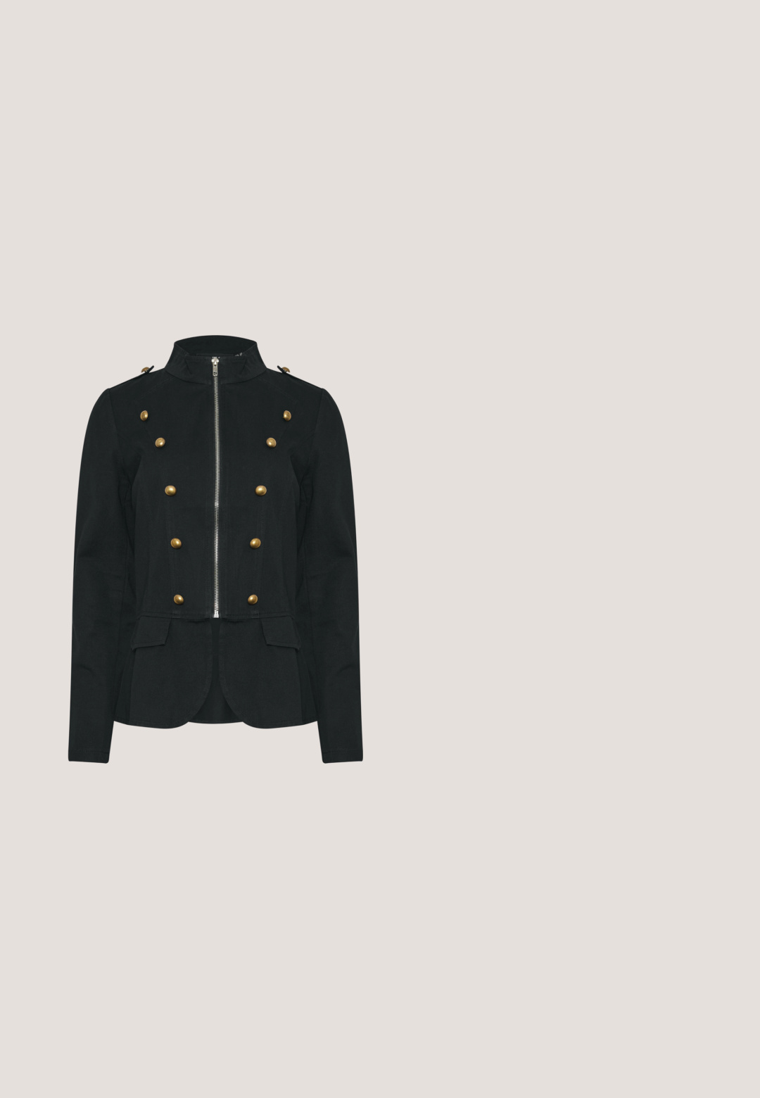 Veste noire de style militaire avec des boutons dorés en deux rangées verticales, fermeture éclair devant, deux poches avant et un col montant court.; Pull court à manches courtes noir et beige avec un motif zèbre, un col rond et une texture côtelée en tissu doux.; Jupe noire mi-longue en tissu doux avec une texture lisse, présentant une taille élastique et une silhouette fluide.; Escarpin à bride arrière avec talon kitten, bout pointu, garniture noire et nœud, présentant un motif léopard marron et noir.; Sac à main noir texturé avec rabat imprimé léopard et deux petites poignées arrondies, debout sur un fond blanc.; EDITED ORSOLA - Boucles d'oreilles - gold coloured