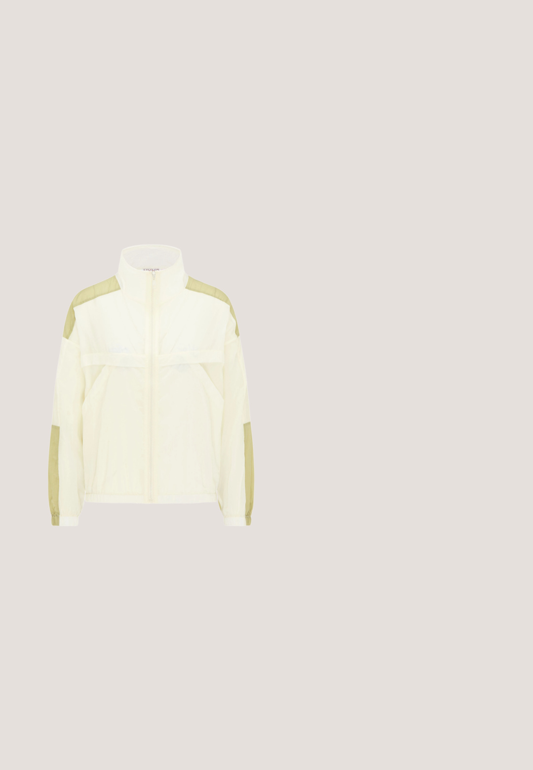 Hellbeige Jacke mit Reißverschluss, langen Ärmeln und olivgrünen Einsätzen an Schultern und Armen, mit hohem Kragen und seitlichen Taschen.; Schwarzer, kurzer Sweatshirt mit hohem Kragen und Viertelreißverschluss. Verfügt über lange Ärmel und ein Logo auf der Brust. Glatte Stofftextur.; Sportliches Crop-Top in Minzgrün mit rundem Ausschnitt. Verfügt über ein schwarzes elastisches Band mit Markenname und besteht aus dehnbarem Material. Entwickelt für Komfort.; Hose mit einem Gürtel, die eine Kombination aus dunkelgrünem und grauem Stoff aufweist, ein eckiges Patchwork-Design, mehrere Taschen und verstellbare Knöchelriemen hat.; Niedrig geschnittene Sneaker mit neongelber und grauer, klobiger Sohle, oberem Teil aus hellgrauem Mesh, schwarzen Akzenten und gemusterten grauen Schnürsenkeln.; Hellgrünes Leder-Gürteltäschchen mit einem Hauptfach mit Reißverschluss und einer kleinen Fronttasche. Texturiertes Band und gebrandetes Logo auf der Vorderseite.