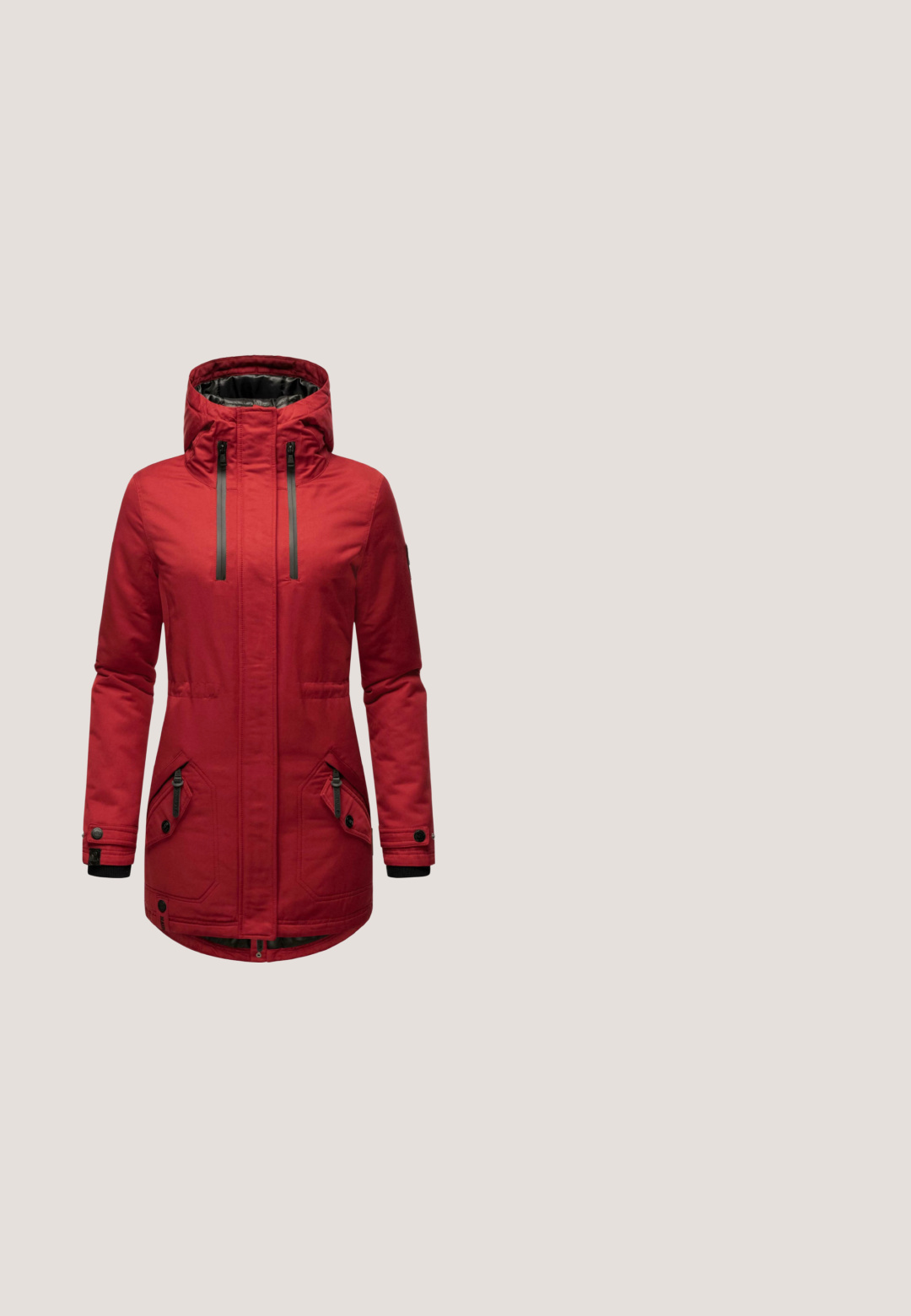 Rode waterdichte parka met een hoge kraag, twee zijklappen met rits en zwarte hardwareaccenten. Beschikt over een gevoerde capuchon en elastische manchetten.; Bordeaux top met driekwartmouwen en een textuur, ribbelontwerp. Heeft een ronde halslijn en een ontspannen pasvorm voor comfort.; Langere mouwen shirt met horizontale kastanjebruine en beige strepen, ronde hals en een slim fit.; Donkerblauwe denim jeans met een recht model, voorzien van oranje stiksels, voorzakken en een knoopsluiting. Duurzaam materiaal met een gladde textuur.; Tamaris SNEAKER - Sneakers laag - mocca comb; Bordeaux leren handtas met een zachte, slungelige vorm. Voorzien van een enkele schouderband en zilverkleurige hardware, met een gladde textuur en gebogen silhouet.
