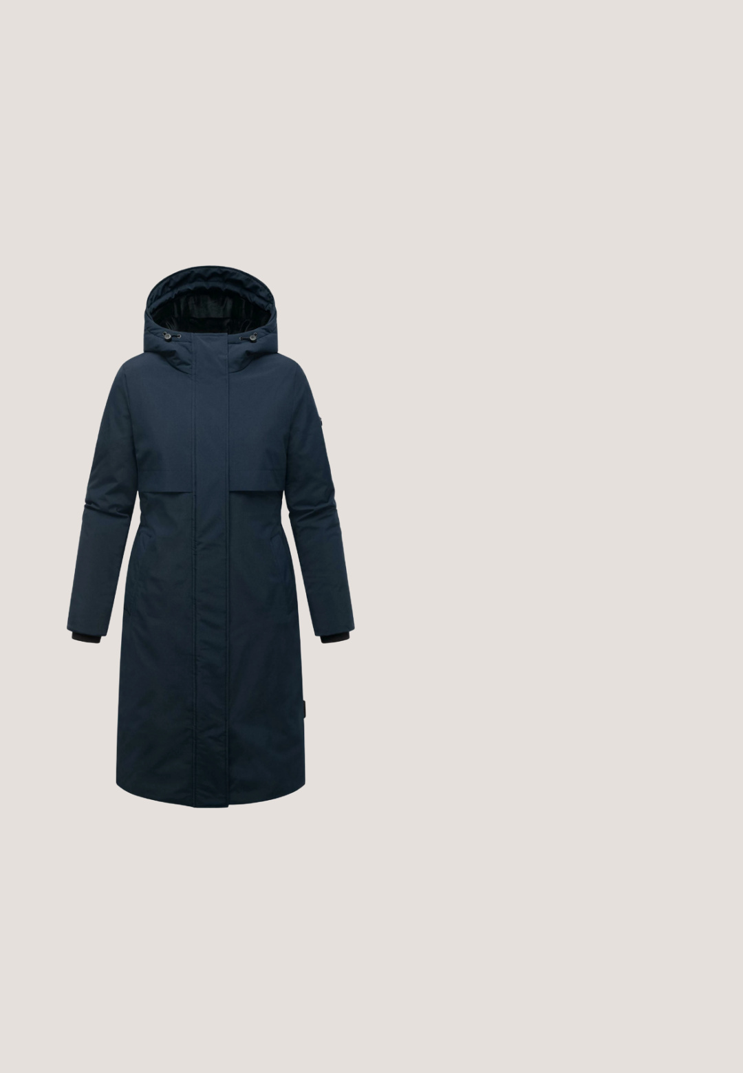 Marineblå lang parka med hætte, der har en frontklap, sidelommer og elastiske manchetter; lavet af et glat, vejrbestandigt materiale.; Lyseblå sweatshirt lavet af blødt stof. Har stor tekst "DYFU" i mørkere blå og vandrette striber nær ærmerne og bunden.; Lyseblå kortærmet t-shirt med høj hals, lavet af blødt stof. Har et enkelt design uden synlige mønstre eller accenter.; Mørkeblå jeans med højtaljede vide ben, forlommer, bæltestropper og knaplukning i taljen.; Sort vandtæt sportsko med en struktureret mesh-overdel, gummisål, elastiske snørebånd og minimale reflekterende detaljer for synlighed.; Lys grå crescentformet crossbody taske med bred justerbar rem og top lynlås lukning.