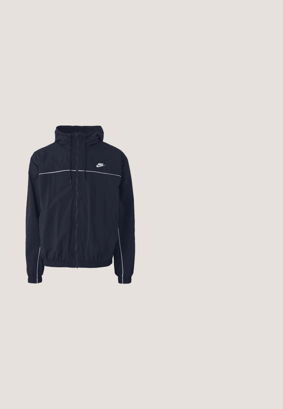 Schwarze Nike Kapuzenjacke mit durchgehendem Frontreißverschluss, weißen Paspelierungen über Brust und Ärmeln, elastischen Bündchen und seitlichen Taschen.; Hellgrauer Nike-Hoodie mit Kängurutasche vorne, verstellbarer Kapuze mit Kordelzug, gerippten Bündchen und kleinem weißen Nike-Logo auf der Brust.; Ärmelloses camouflage-Trägershirt in Braun, Schwarz und Türkis mit sportlichem Design. Mit dem auffällig platzierten "Ecko UNLTD"-Logo und der Nummer 72.; Graue Sweatpants mit glatter Textur, elastischem Bund, verstellbarem schwarzem Kordelzug, zwei seitlichen Taschen und einem kleinen schwarzen Logo.; Schwarzer und dunkelgrauer Nike Air Max Sneaker mit Mesh- und Lederdetails, gelbem "Air Max" Schriftzug, schwebend über einem Steinabsatz.; Schwarze Umhängetasche aus strukturiertem Stoff mit einem Hauptfach mit Reißverschluss, einer Vordertasche und verstellbarem Schultergurt. Mit dem Tommy Hilfiger-Logo.