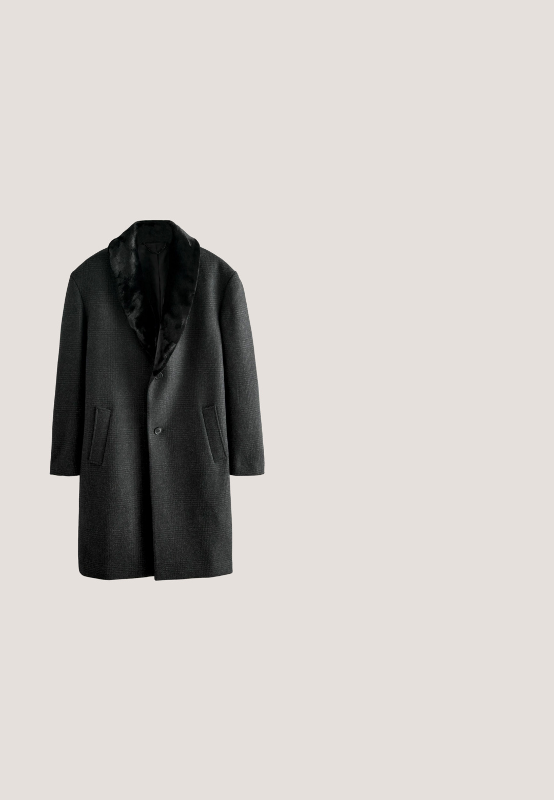 Donkere geruite wollen jas met een rechte, gestructureerde uitstraling. Voorzien van een enkele zijzak en een getailleerde mouw met een omslag bij de manchette.; Bruine, lange mouwen turtleneck sweater van zachte brei-stof, met een strakke hals en geribbelde manchetten en zoom. Minimalistisch ontwerp, geen patronen.; Geruite stof met donkerblauw en bordeauxrode kleuren en witte lijnen, met een zachte textuur en een gestructureerd patroon.; Bruine, op maat gemaakte broeken van gestructureerde stof. Voorzien van een enkele knoopsluiting, twee voorkennis en een rechte pasvorm.; ALDO DONALD - Zakelijke veterschoenen - dark brown; Bruine leren tas met ronde handvatten en metalen hardware. Het heeft een gladde textuur en een rechthoekige vorm met een voorvak.