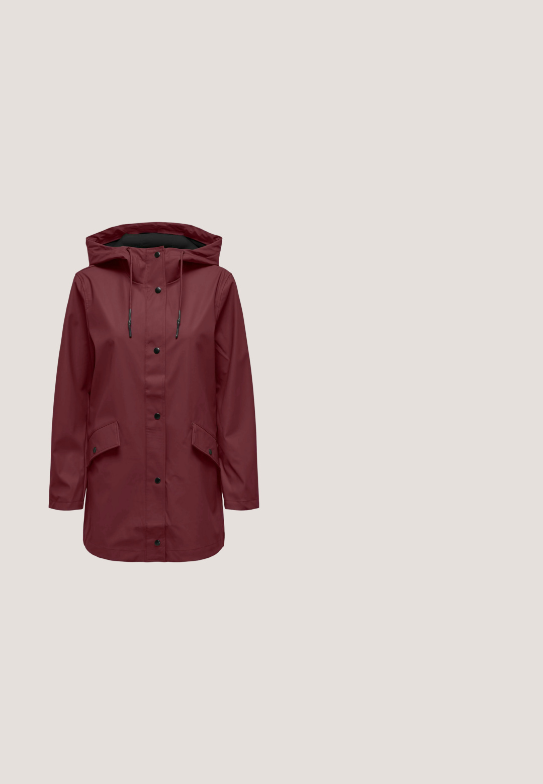 Rode waterdichte jas met capuchon, zwarte drukknoopjes en zakken. Gladde textuur, middellange ontwerp en verstelbare trekkoorden bij de hals.; Bordeaux sweatshirt met een ronde hals, ontspannen pasvorm, lange mouwen, ribgebreide manchetten en een zachte katoenmix textuur. Eenvoudig ontwerp, geen patronen.; Bordeauxkleurig T-shirt met korte mouwen, witte cursieve tekst "revised stories" op de borst en een ronde hals.; Bordeaux sweatpants met een witte zijstreep, elastische tailleband en rechte pijpen. Gemaakt van zachte stof voor comfort.; Donkere bordeauxrode sneaker met een mix van glad suède en gestructureerde materialen, voorzien van een witte tussenzool en een buitenzool van gumrubber. Merkembleem zichtbaar aan de zijkant.; Donkerpaarse schoudertas in halve maan vorm met gevoerde band en klein metalen merkplaatje aan de voorkant, met oranje ritstrekker.