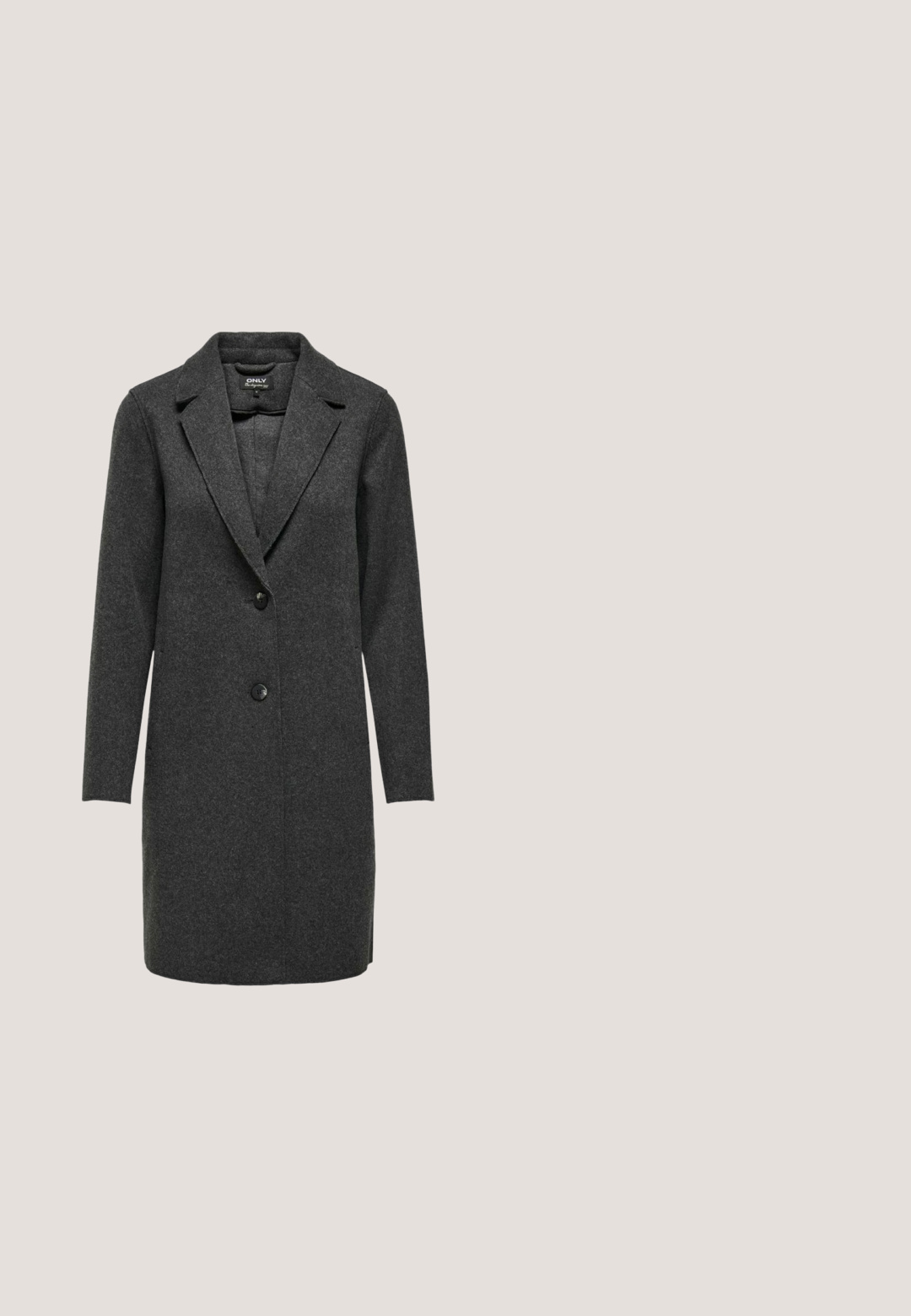 Donkergrijze wollen jas met lange mouwen, gelapt revers en een enkele knoopsluiting. Beschikt over een gladde textuur en een getailleerd silhouet.; Grijze gebreide trui met geribde textuur, lange mouwen en een flared ontwerp aan de zoom. Ronde halslijn en gestroomlijnde vorm.; Donkergrijze wijde broek met een platte voorkant en zijzakken, ontworpen voor formeel of kantoorgebruik.; Zwarte laarzen tot halverwege de kuit van textuurleer, met een ronde neus, een lage zool en een trekband aan de achterkant voor eenvoudig aan- en uittrekken.; Zwarte leren tote bag met twee lange handvatten, gebogen vorm, gestructureerde afwerking en zichtbarenaaddetails, geschikt voor dagelijks gebruik.; Oorbellen van goud- en zilverkleurig metaal met een glad, afgerond ontwerp, voorzien van een reflecterend oppervlak en gebogen vormen.