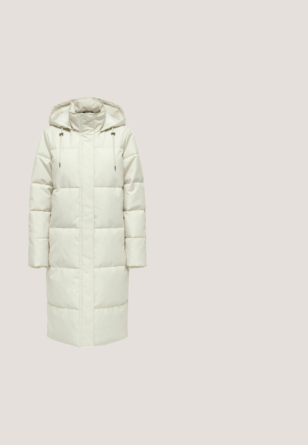 ONLY Puffer ONLIRENE Puffer - Wintermantel - moonbeam; Grijze gebreide cardigan met een ronde halslijn, knoopsluiting en lange mouwen. Beschikt over een zachte, gestructureerde stof en een relaxte pasvorm.; Wit T-shirt met korte mouwen en zwarte hartpatronen gelijkmatig verdeeld over de voorkant en mouwen, ronde halslijn, losse pasvorm.; Rechthebbende, enkel-lange bruine broeken met een zachte geweven textuur en een elastische tailleband, weergegeven tegen een witte achtergrond.; Beige en zilveren sportschoen met meshpanelen, dikke rubberen zool en de tekst "BUFFALO". Voorzien van veters en een trekbandje bij de hiel.; Crèmekleurige leren handtas met gevlochten handvat, klein logodetail en afneembare schouderriem tegen een witte achtergrond.