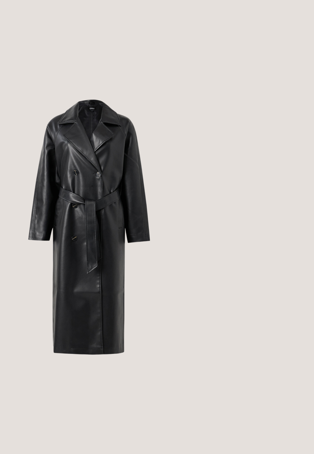 Sort læder trench coat med dobbeltknap-forside, store opklappede kraver, brede ærmer og et aftageligt bælte i taljen. Glat tekstur.; Kortærmet cropped top dækket af mørkegrønne palietter med rund hals og lige kant.; Sort fløjlskørt med plisseret design, der har en lige snit, tekstureret overflade og en talje for en sikker pasform.; Sorte knæhøje støvler lavet af glat læder, med spidse tæer, en slank hæl og en dekorativ rem med hardware detaljer.; Sort læderhåndtaske med top-håndtag, guldfarvet fugleformet lås og nittebesat remdetalje på den forreste flap mod en ensartet hvid baggrund.; To sølvhalskæder på hvid baggrund, den ene med dråbeformet krystalvedhæng, den anden med ovale krystalled.