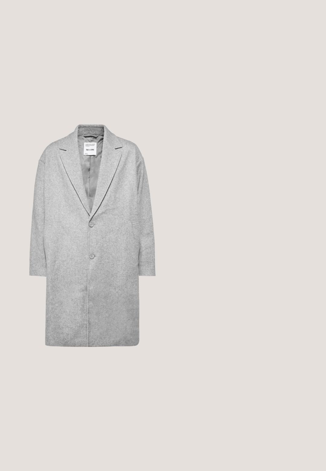 Grå uldmix frakke med slagkrave, dobbelte knaplukninger og trekvartærmer. Glat tekstur med et minimalistisk design.; Sort letvægts sweater med halv-zip krave, ribbede manchetter og kant, med et lille grønt logo på brystet.; Lyseblå, kortærmet polo-shirt med et struktureret mønster, klassisk krave og et diskret logo på brystet. Fremstillet af åndbart stof.; Sorte denimjeans med lige ben, kontrasterende lyse syninger, fem lommer og lukning med knap.; Sort gummistøvle i Chelsea-stil med en glat overflade, elastiske sidepaneler og dragtags, der har en lav hæl og en robust sål.; Sort messenger-taske med geometrisk tekstur, glat læderklap, sølvhardware og justerbar strop; har et lynlåslomme.