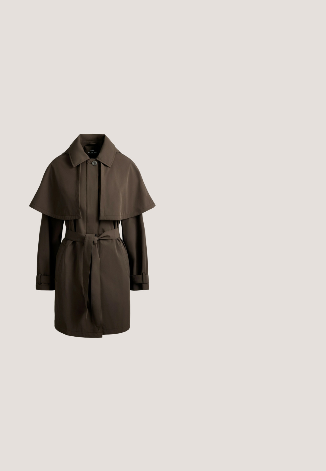 Trench-coat marron foncé avec taille ceinturée, col boutonné, détail cape aux épaules et brides aux poignets des manches longues.; Cardigan marron foncé à manches longues boutonné, avec un col rond, des poignets et un bas côtelés, et une étiquette portant la mention "Gestuz" à l'intérieur du col.; T-shirt court marron côtelé avec col rond et manches raglan sur fond blanc.; Jupe maxi en satin marron avec une taille élastique. Présente une forme droite fluide et une texture lisse. Aucun ornement visible.; Bottine en cuir marron foncé avec bout pointu, panneaux latéraux élastiques et talon haut et fin sur fond blanc.; Sac hobo en daim marron foncé doux avec une large bandoulière unique et un fond arrondi sur fond blanc.