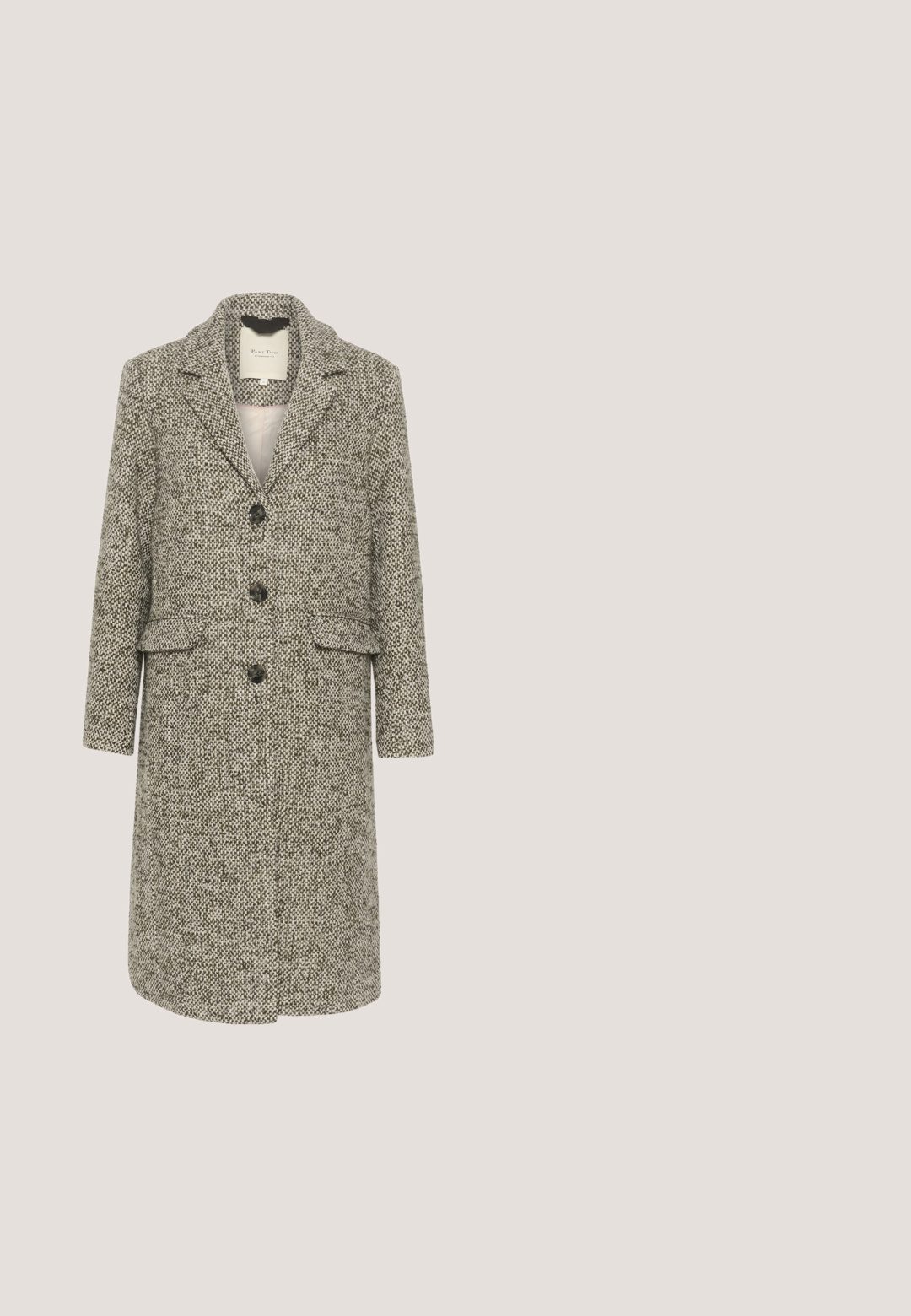 Grå og hvid houndstooth-frakke med krave, tre knapper, to forlommer og lige skæring ved knælængde.; Sort langærmet skjorte lavet af glat stof, med krave, front knaplukning og lige kant.; Sorte bredbenede bukser lavet af bomuld, der har et skræddersyet design med frontfald og skjult hægtelukning. Ren, glat tekstur.; Sort ankelstøvle med spids tå, mellemhøj blokhæl, foldet læderskaft og dekorativt sidespænde.; Fossil Håndtasker - black; Øreringe i guldfarvet metal formet som snoede bånd bundet i knuder, med glatte, polerede overflader og hoop-stil.