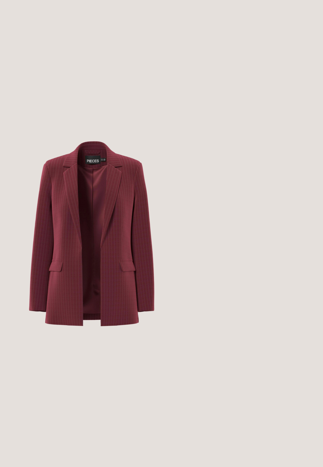 Bordeaux streepjasje voor dames met notch-laping, voorzakken met klep en een zachte binnenvoering, merklabel "PIECES" aan de binnenkant van de kraag.; Dames T-shirt in bordeauxrood met korte mouwen, een ronde hals, omgeslagen manchetten en een gladde stoftextuur.; Bordeaux brede broek vervaardigd uit textuurstof, met een voorknopsluiting en een klassiek ontwerp. Geen extra zakken of versieringen.; Bordeauxrode sneaker met witte zigzagstrepen, bruine rubberen zool, witte hieltab, veters en een zijrits op een neutrale achtergrond.; Kleine kastanjebruine suède portemonnee met zilveren ritssluiting en trekker op een witte achtergrond.; Gouden open ring met gladde kastanjebruine emaille-inleg en "SINGULARU" gegraveerd aan de binnenkant van de band.