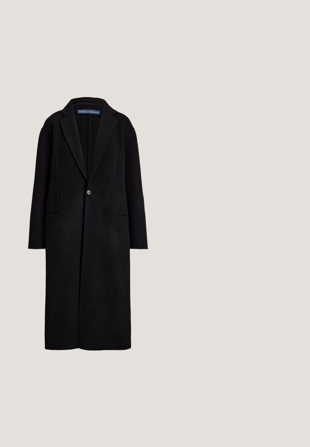 Polo Ralph Lauren DOUBLE FACED WOOL COAT - Klassisk frakke - black; Sort kortærmet top med hvide horisontale striber og bådhals, vist på en ensartet lys baggrund.; Sorte, stribede bukser med bred ben-design, udsmykket med skarpe folder og en ren finish. Fremstillet af et glat, letvægtsstof.; Sort læderpumpe med spids tå og lav hæl. Har en glat tekstur og subtil glans. Åben udskæring foran for ekstra detalje.; Beige rektangulær læderhåndtaske med top-håndtag, aftagelig skulderrem og sølvfarvet "K" logo på frontklappen.; Øreringe med firkantet ring i guldfarve, hvor den ene side er dekoreret med små klare rhinsten, sikret med stiftlås.