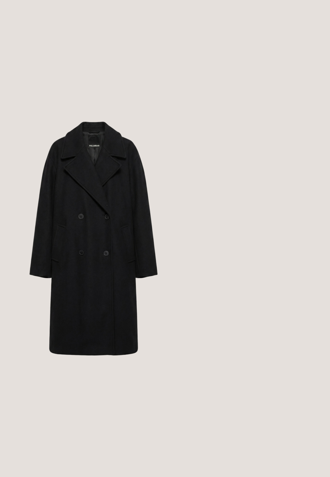 Long manteau noir croisé avec larges revers et deux poches latérales, présenté sur fond blanc.; Cardigan en tricot gris avec un col rond, des manches longues et une fermeture à boutons à l'avant comportant six boutons foncés. Ourlet et poignets côtelés extensibles.; Top en maille noir à manches courtes, col montant côtelé et ourlet évasé.; Pantalons gris à jambes larges en tissu texturé, avec une fermeture à bouton et des poches avant, conçus pour un ajustement décontracté.; Botte noire en cuir, arrivant au genou, avec une texture lisse, un bout carré et un talon en bois empilé. Présente des coutures discrètes et un design de couture sur le côté.; Sac à main rectangulaire en cuir noir avec deux longues bandoulières et une fermeture zippée sur le dessus.